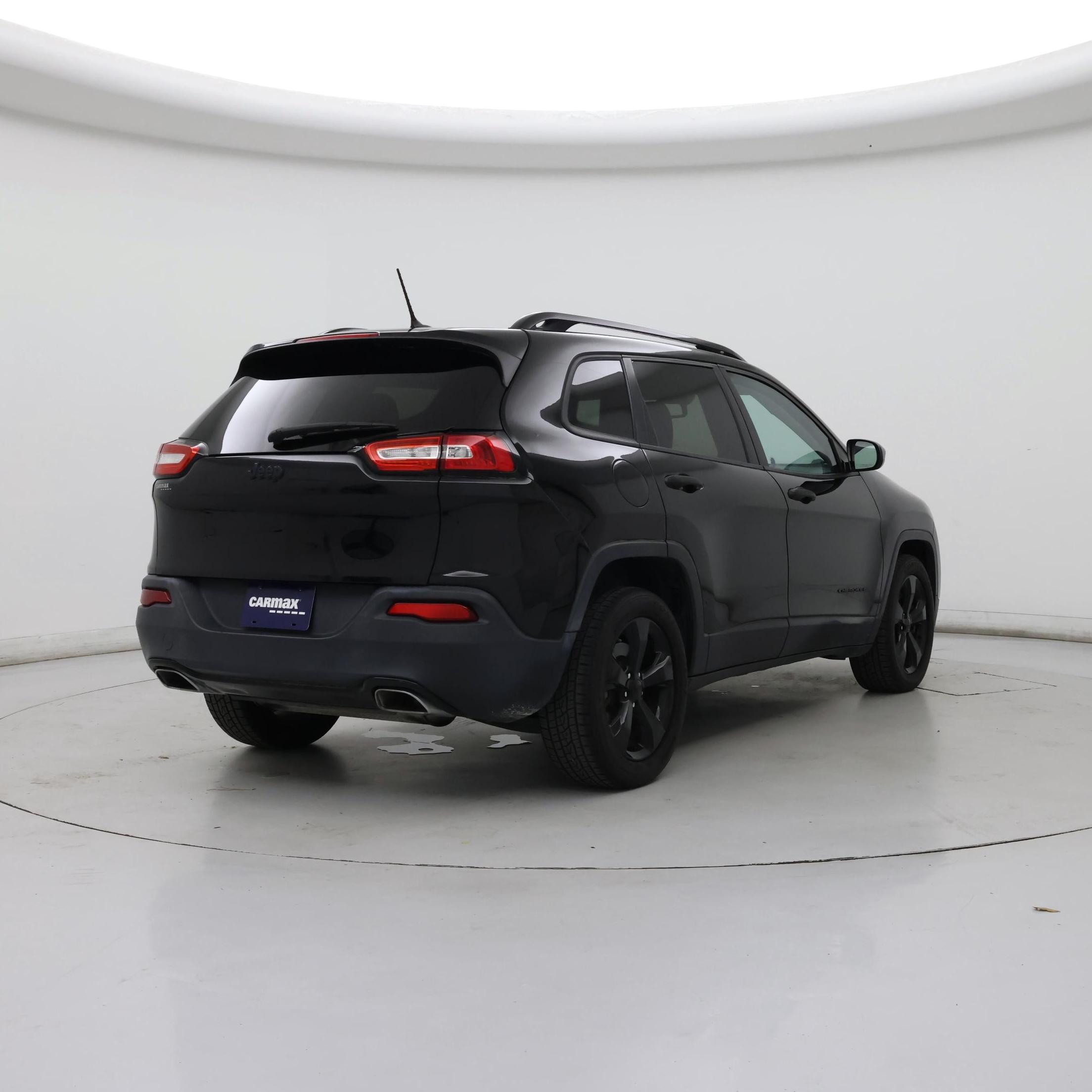 Thumbnail: 2017 Jeep Cherokee - 8