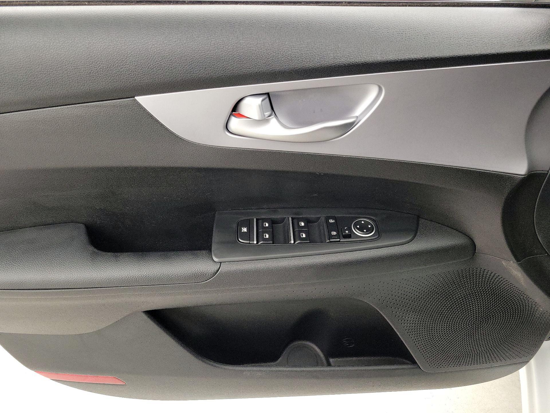 Thumbnail: 2023 Kia Forte - 12