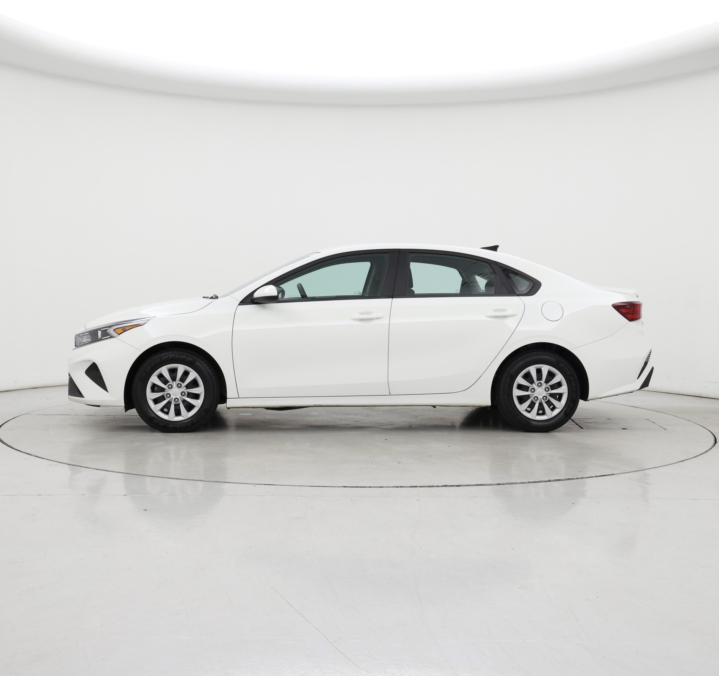 Thumbnail: 2023 Kia Forte - 3