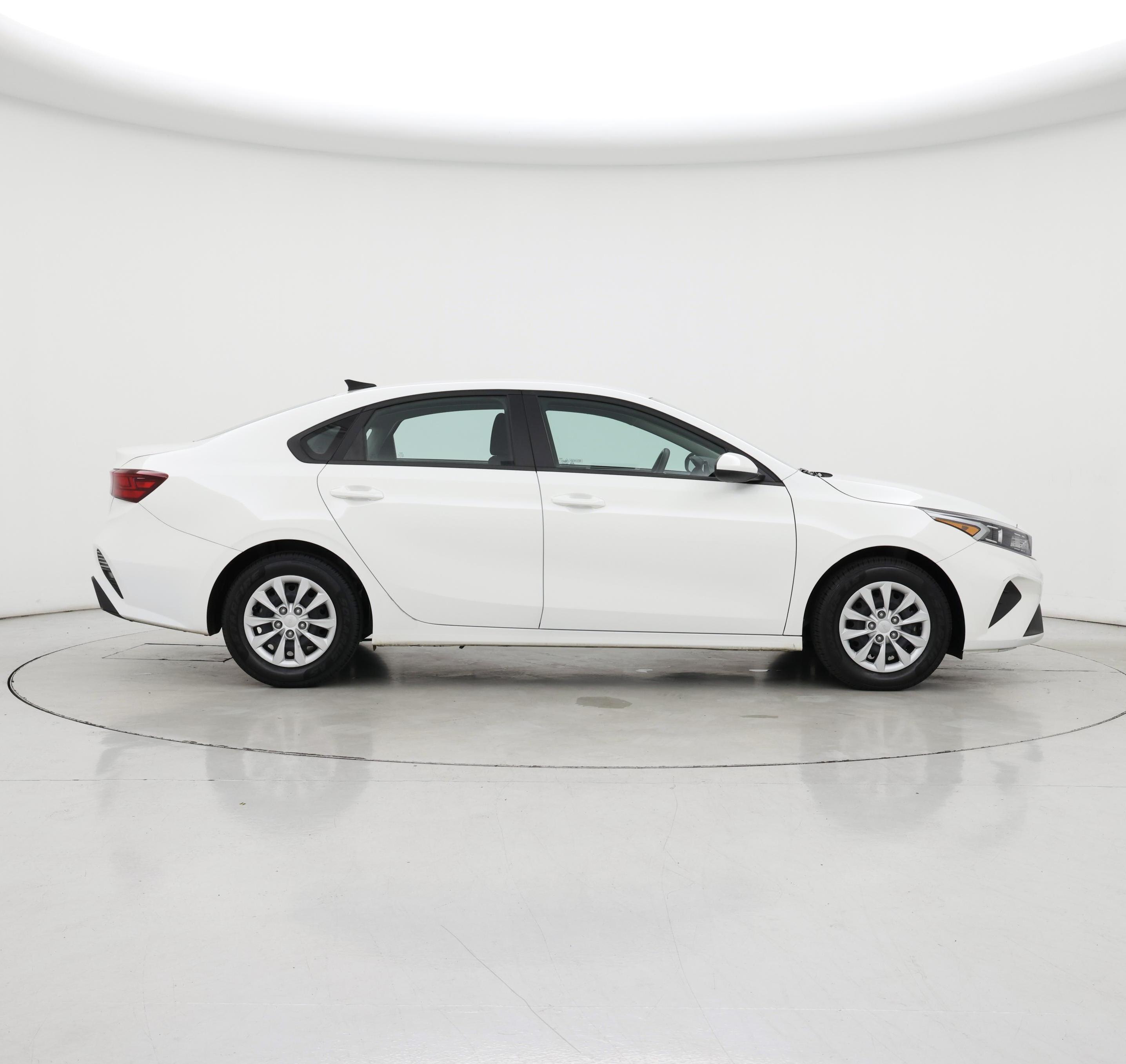 Thumbnail: 2023 Kia Forte - 7