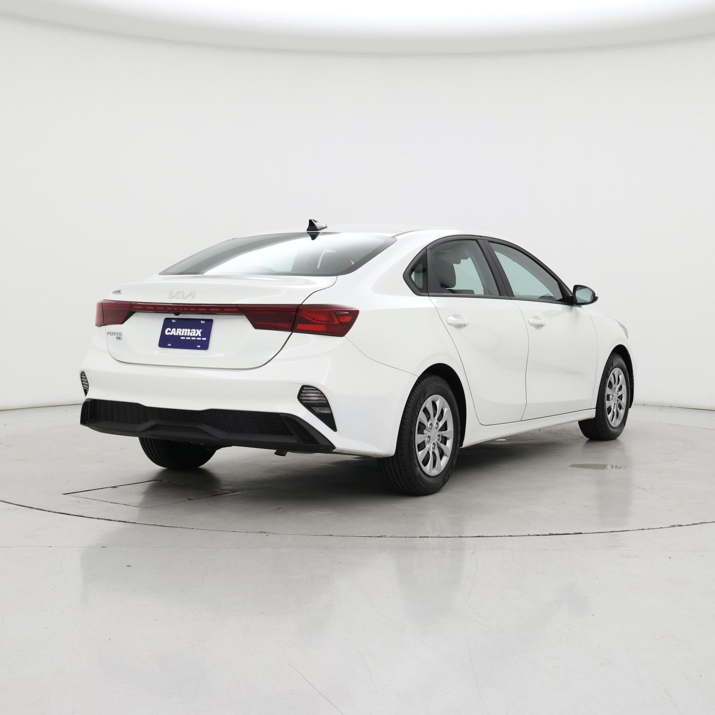 Thumbnail: 2023 Kia Forte - 8
