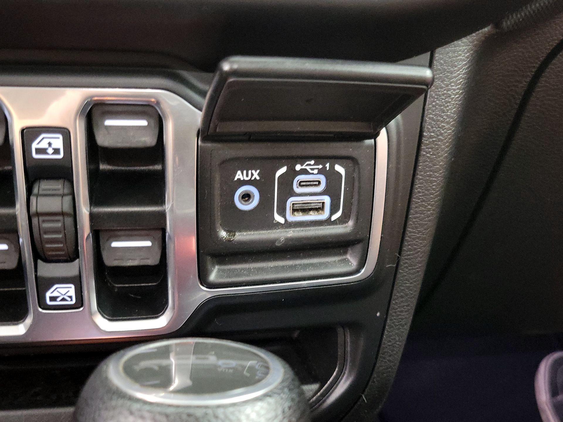 Thumbnail: 2020 Jeep Gladiator - 18