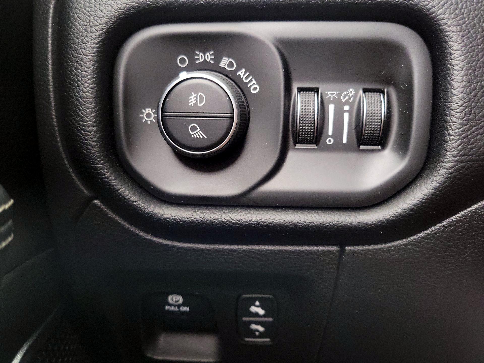 Thumbnail: 2021 RAM 1500 - 13