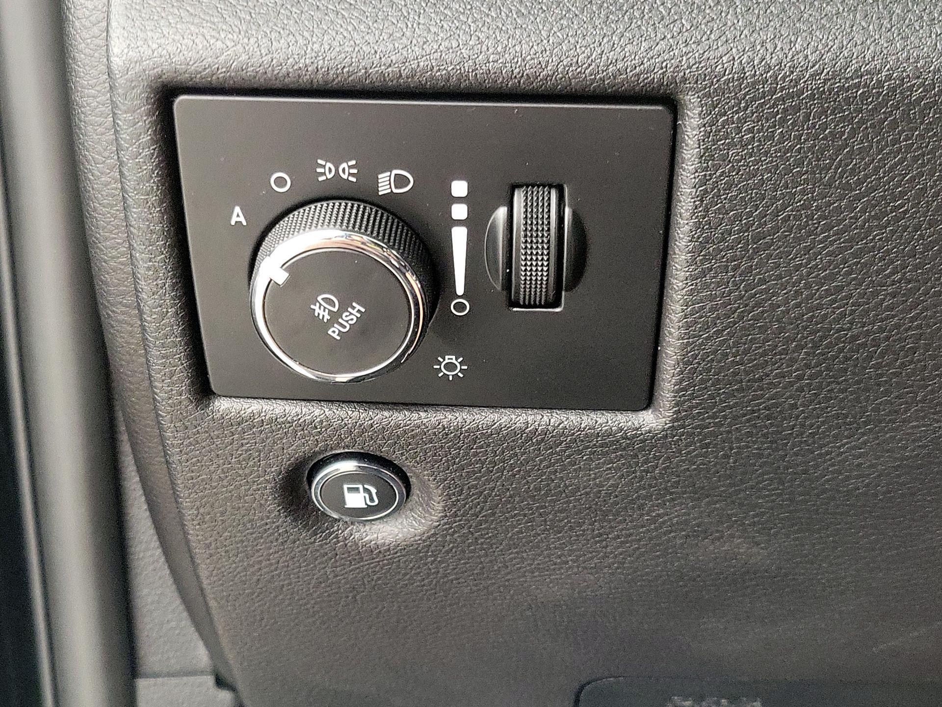 Thumbnail: 2019 Jeep Grand Cherokee - 13
