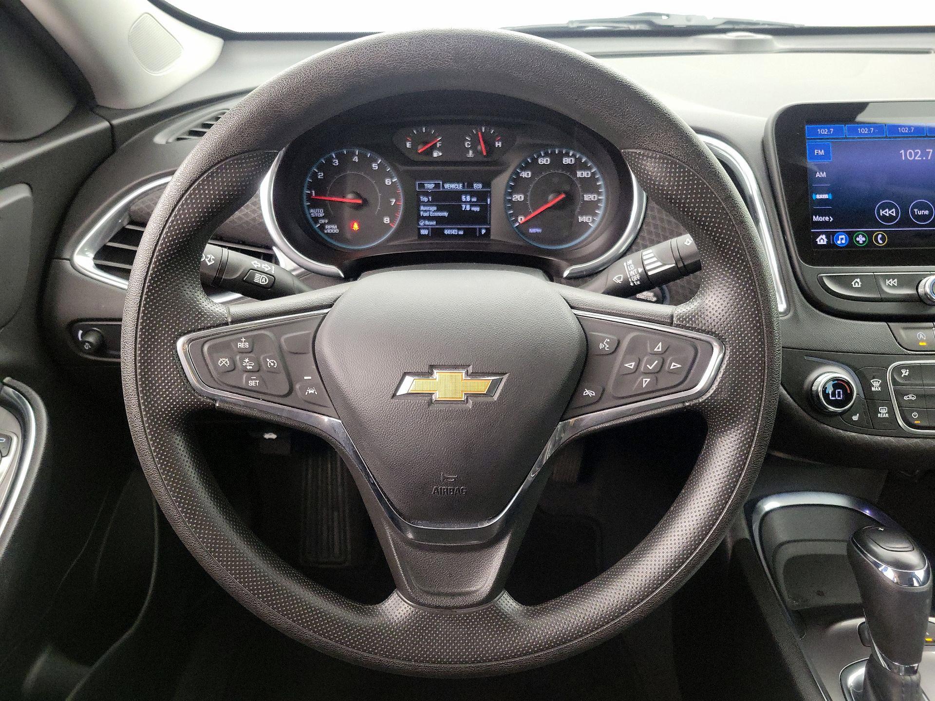 Thumbnail: 2020 Chevrolet Malibu - 10
