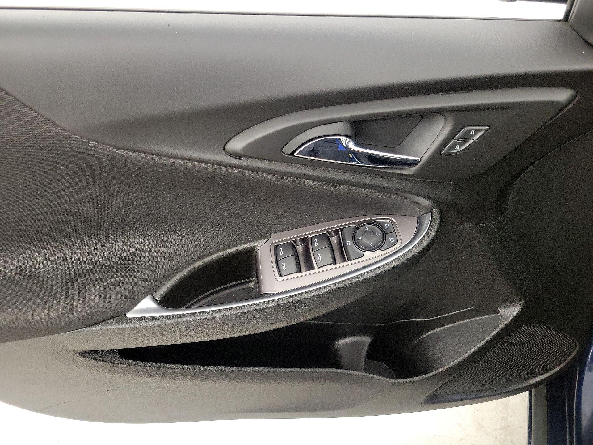 Thumbnail: 2020 Chevrolet Malibu - 12