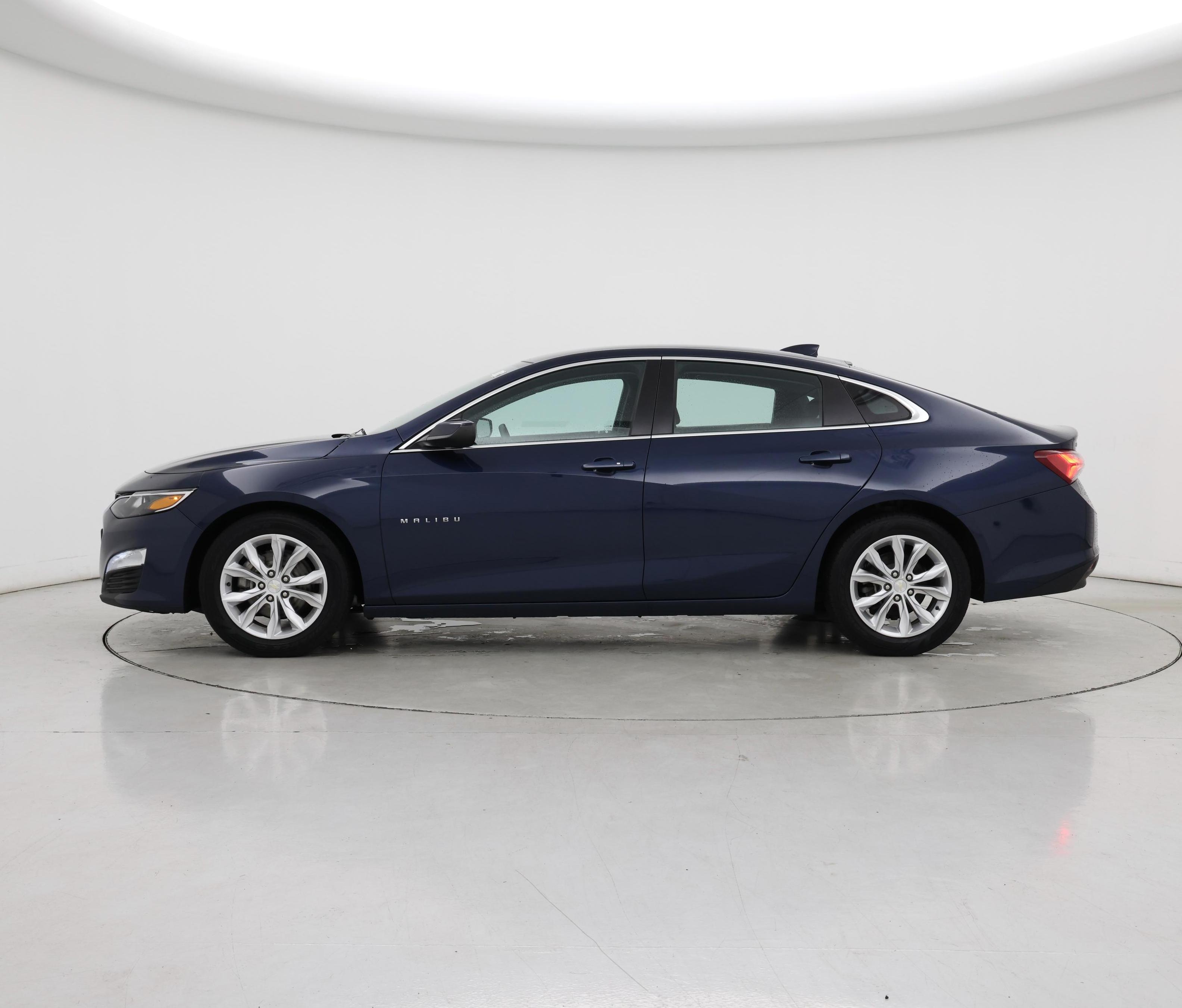 Thumbnail: 2020 Chevrolet Malibu - 3