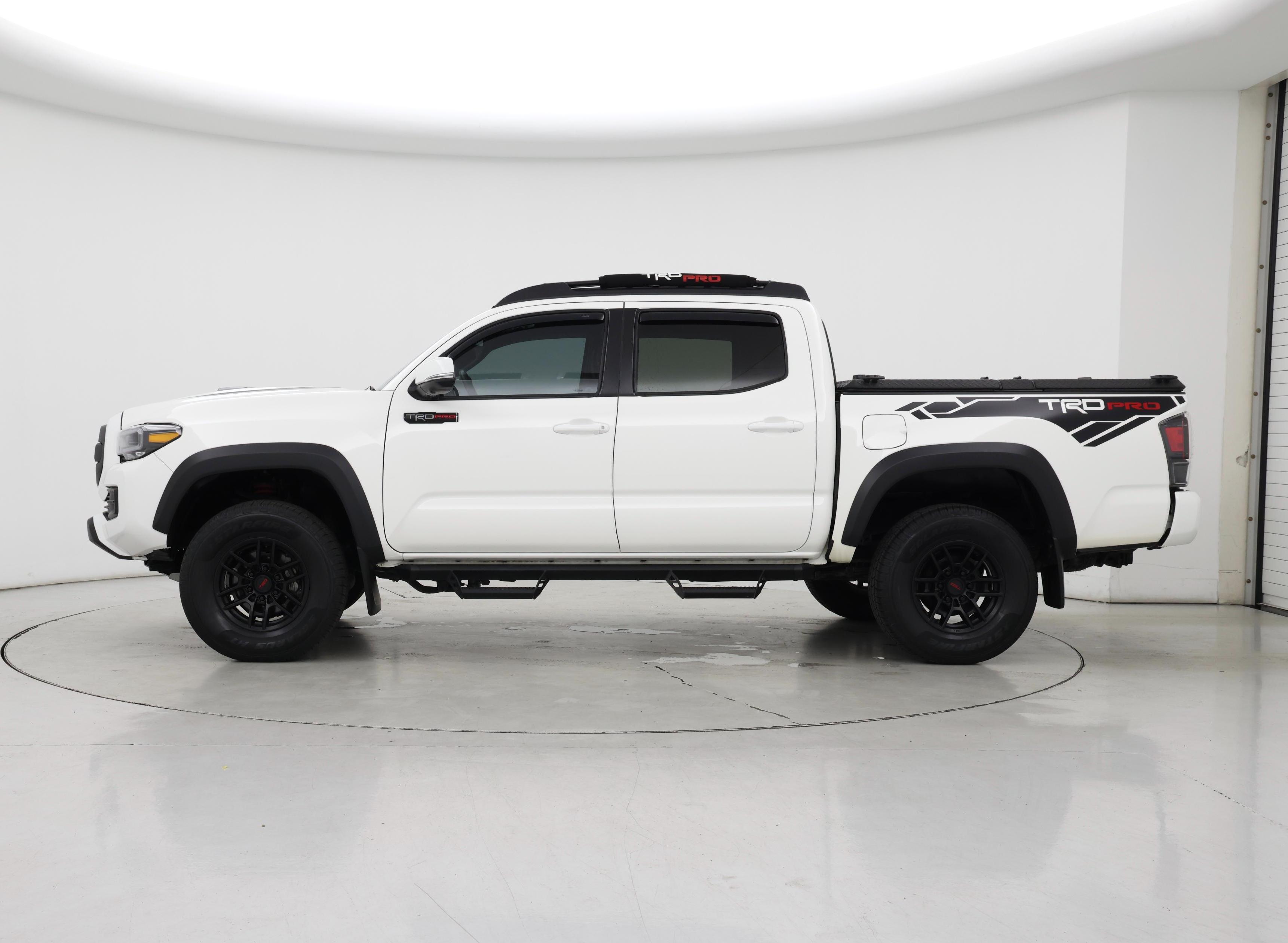 Thumbnail: 2021 Toyota Tacoma - 3