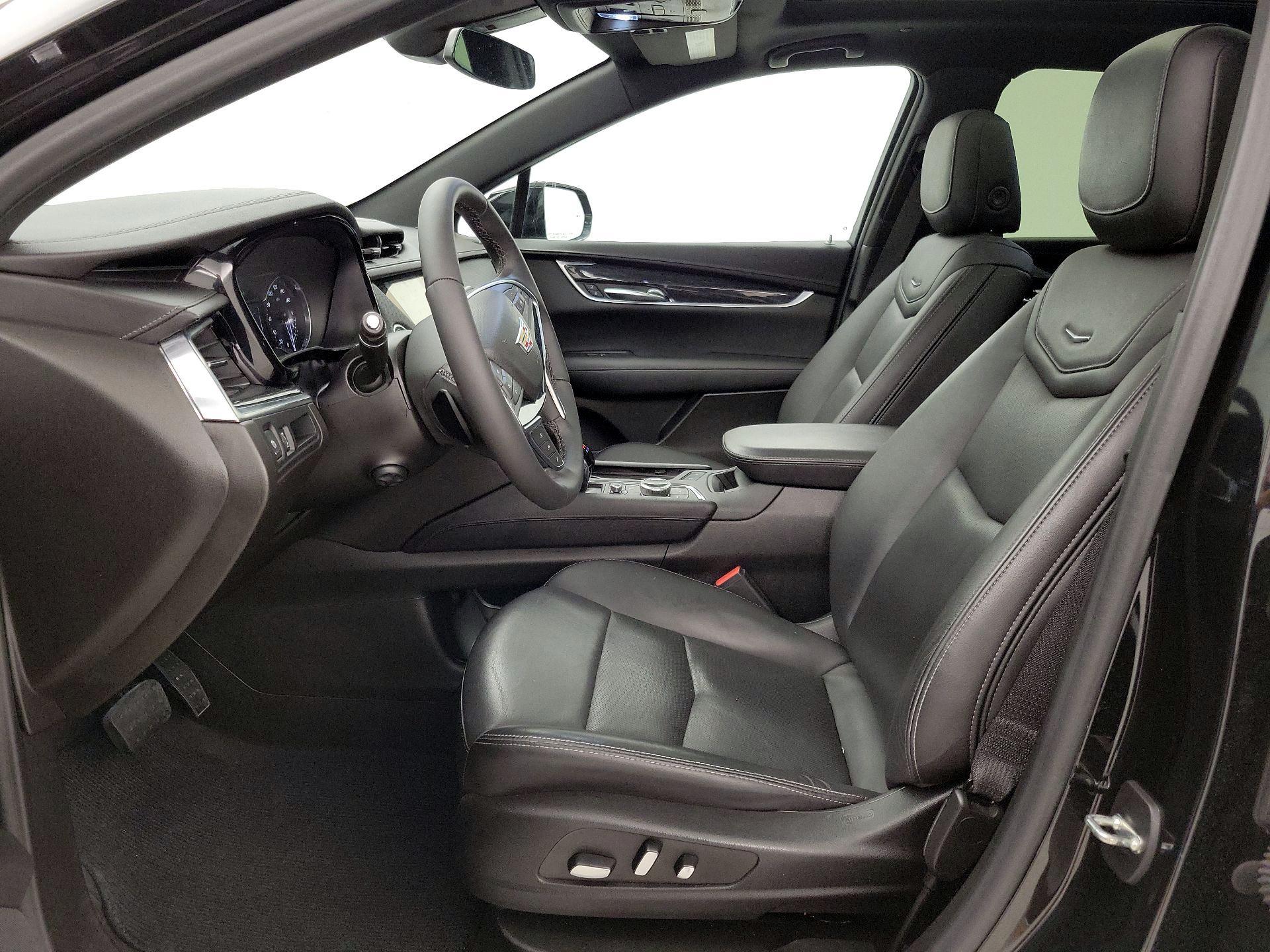 Thumbnail: 2022 Cadillac XT5 - 11