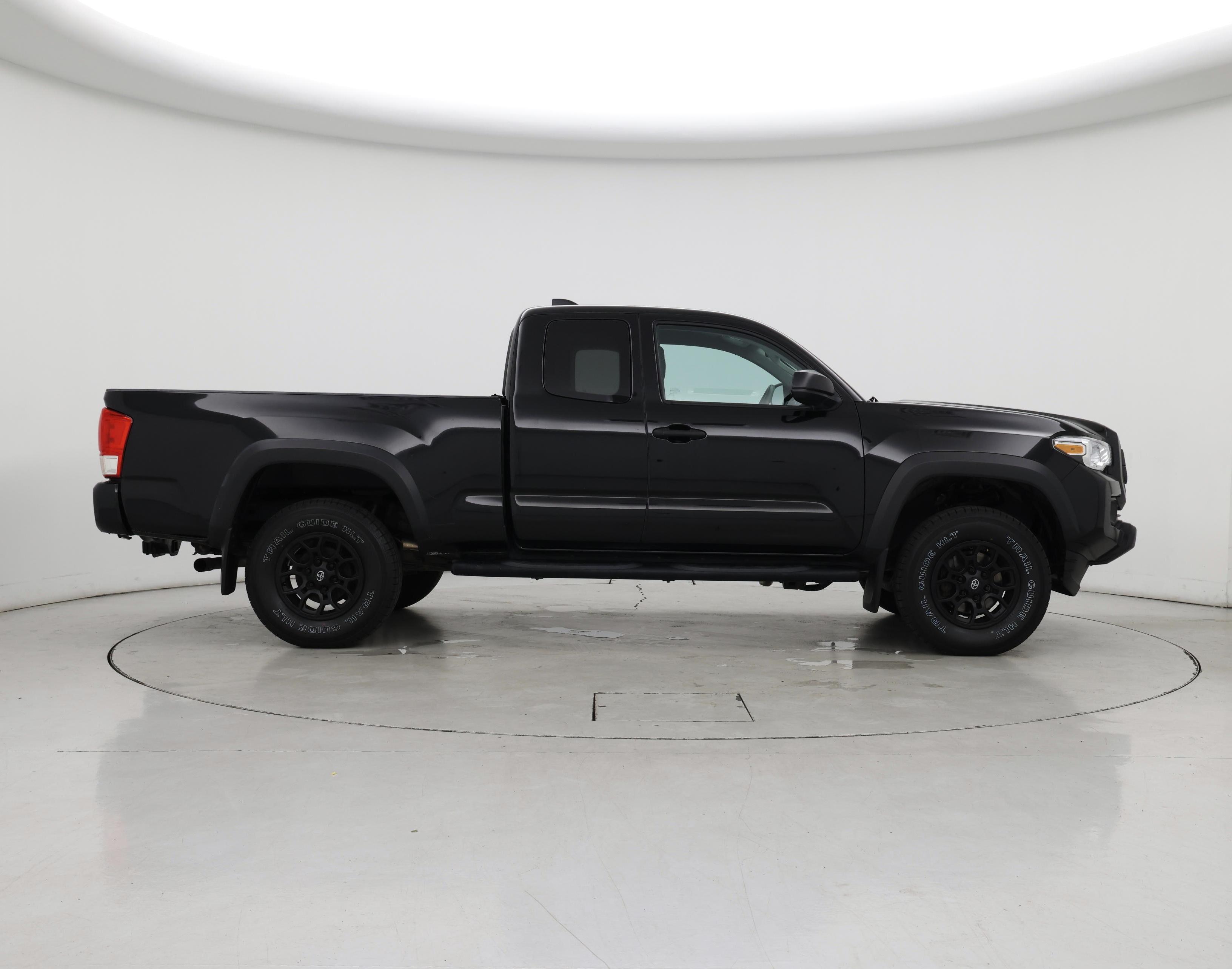 Thumbnail: 2022 Toyota Tacoma - 7