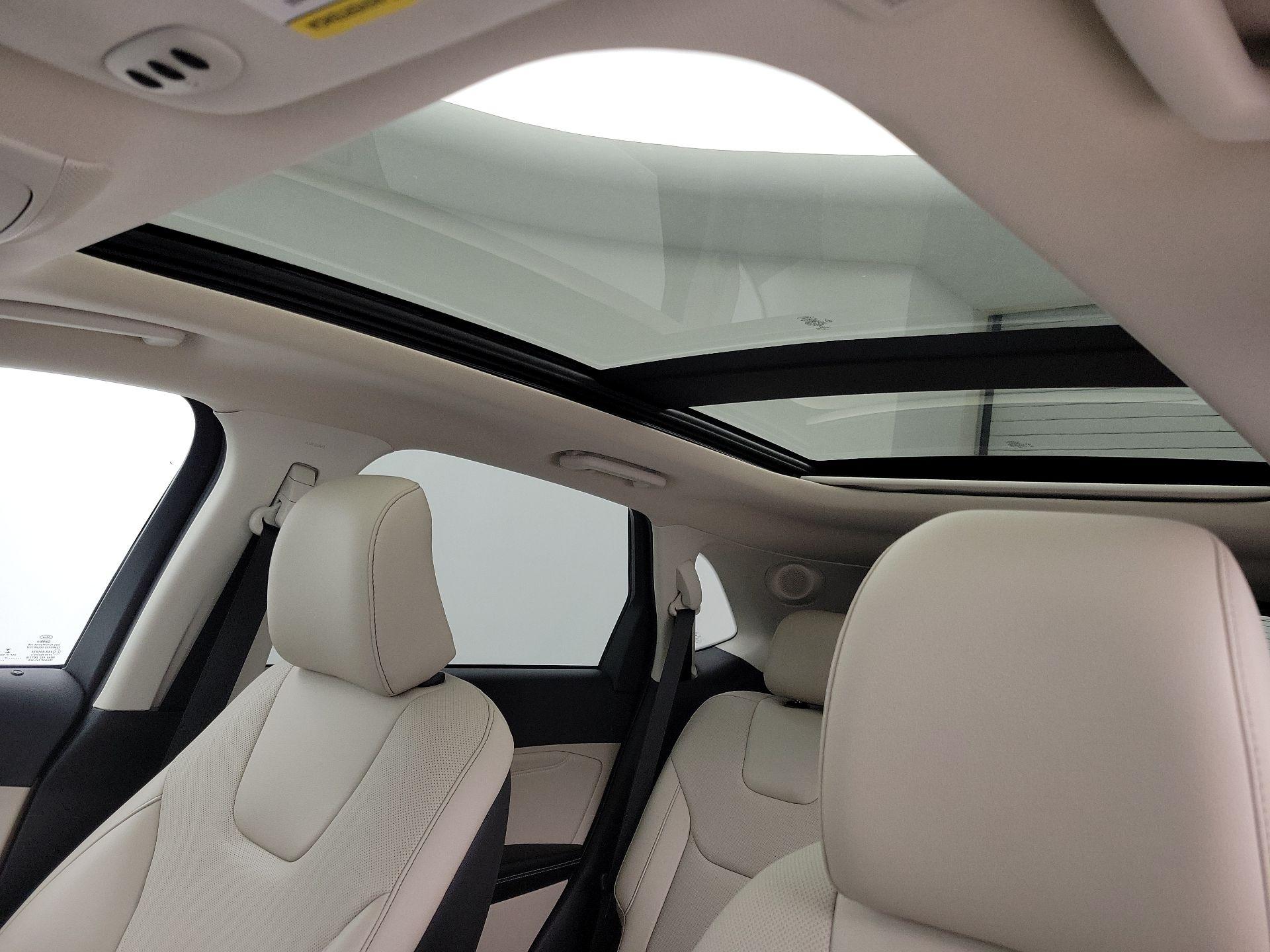 Thumbnail: 2022 Ford Edge - 20