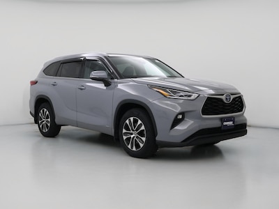 Gray 2022 Toyota Highlander Hybrid XLE Bronze