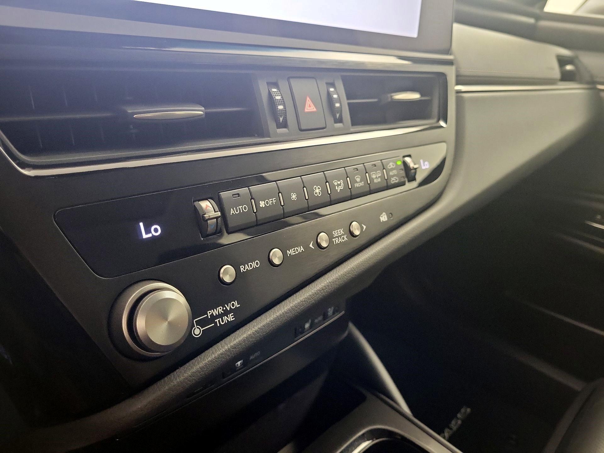 Thumbnail: 2023 Lexus ES - 14
