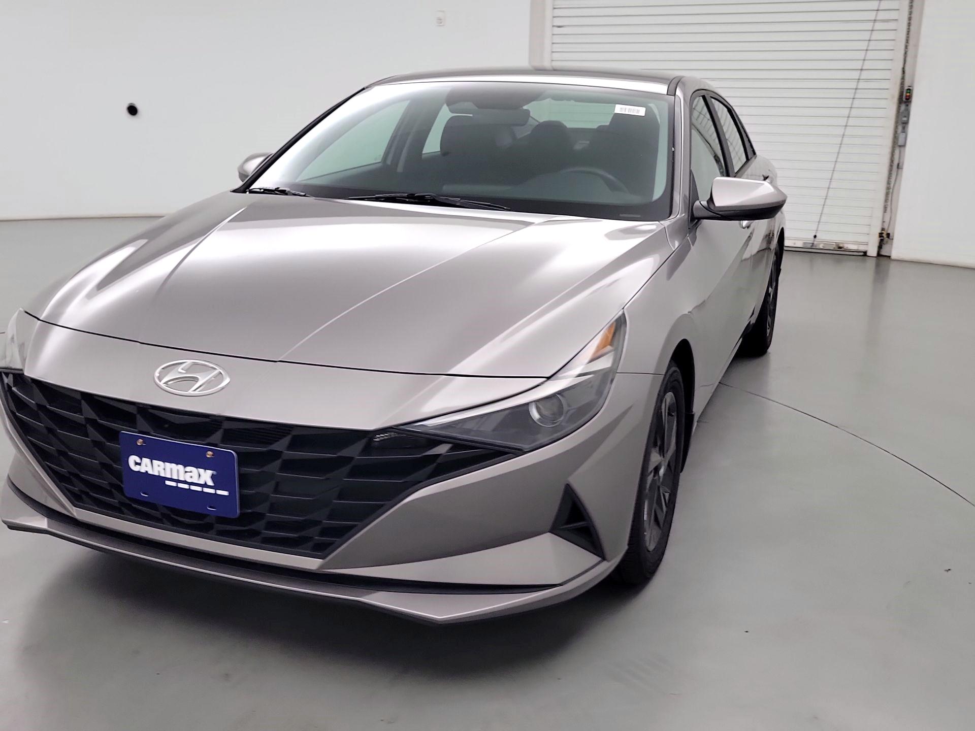 Thumbnail: 2022 Hyundai Elantra - 3