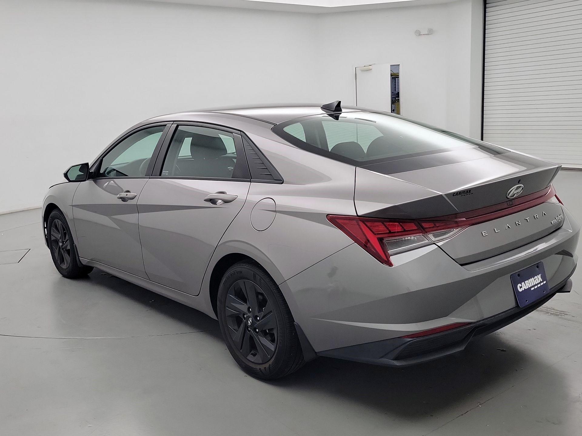 Thumbnail: 2022 Hyundai Elantra - 7