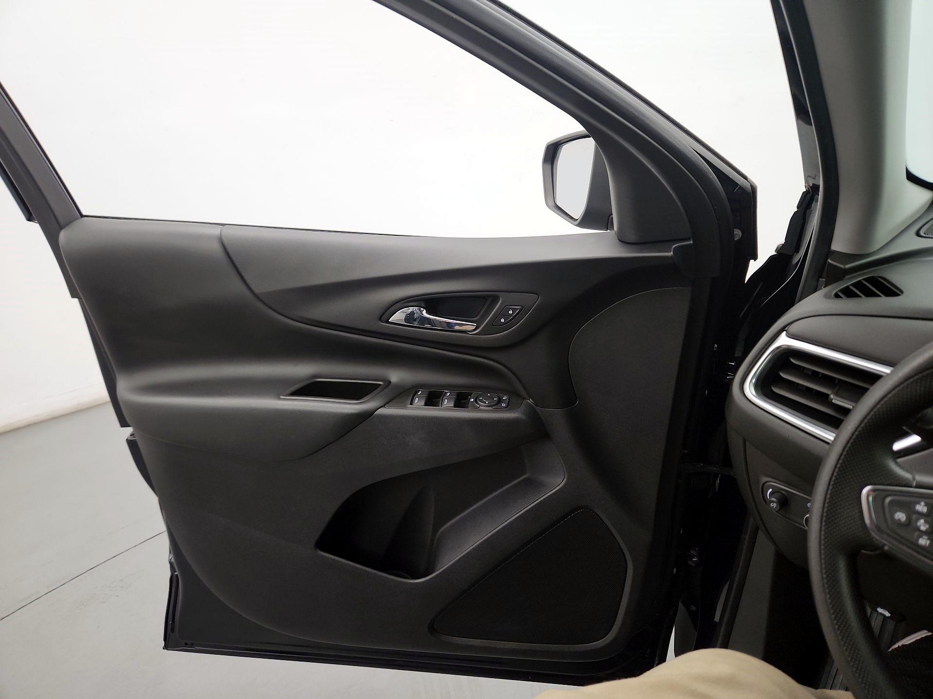Thumbnail: 2021 Chevrolet Equinox - 10