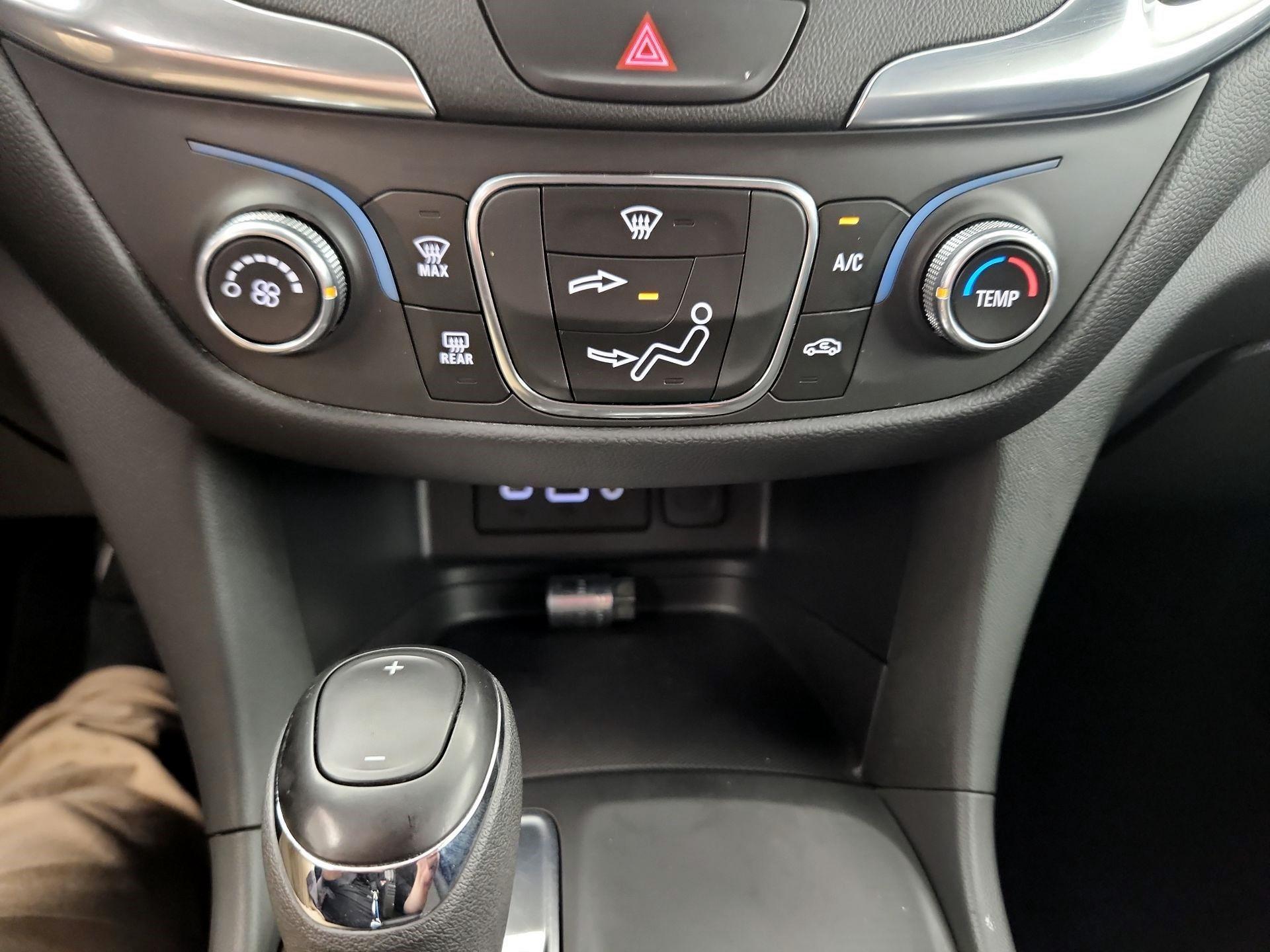 Thumbnail: 2021 Chevrolet Equinox - 14