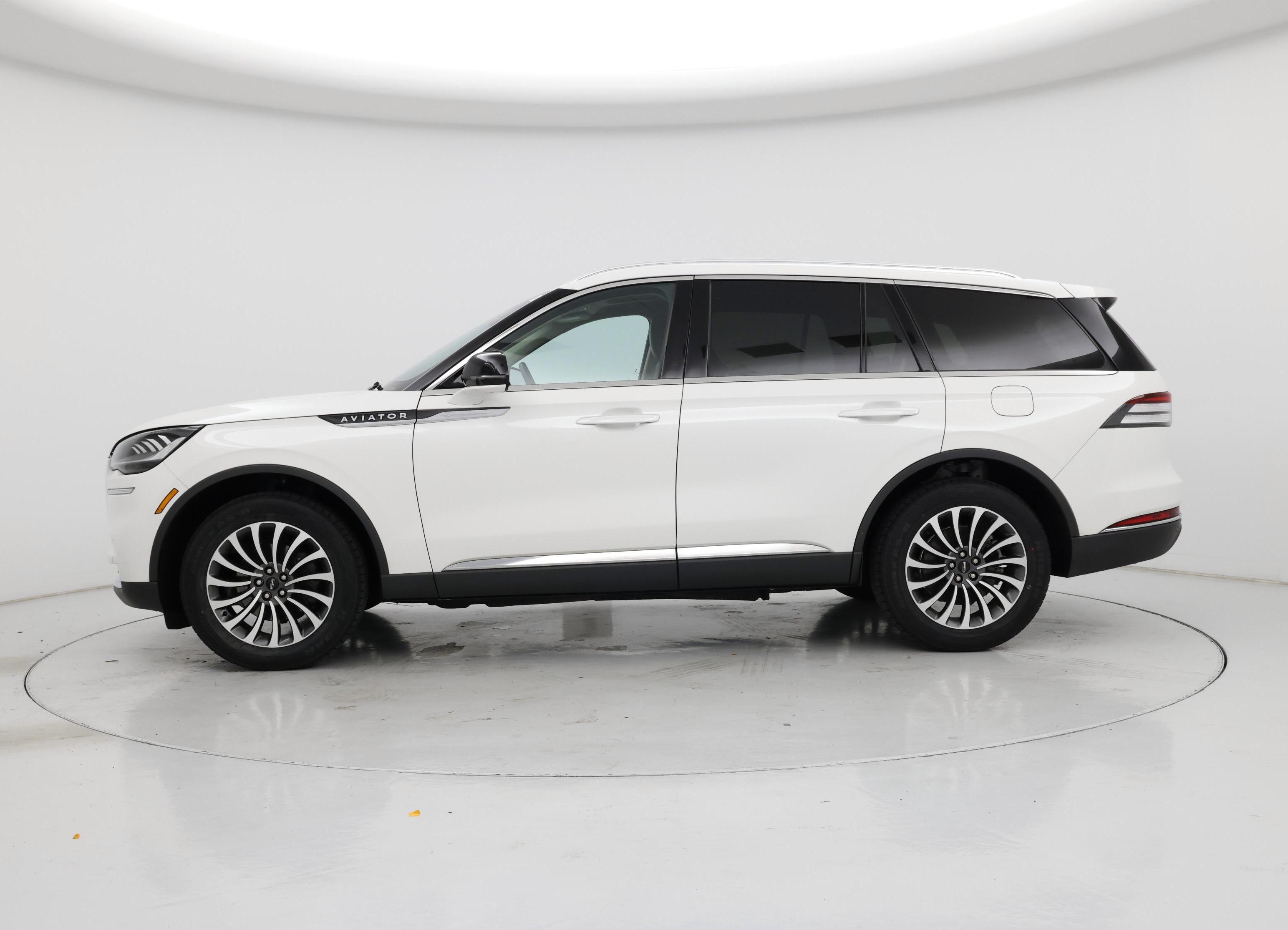 Thumbnail: 2022 Lincoln Aviator - 3