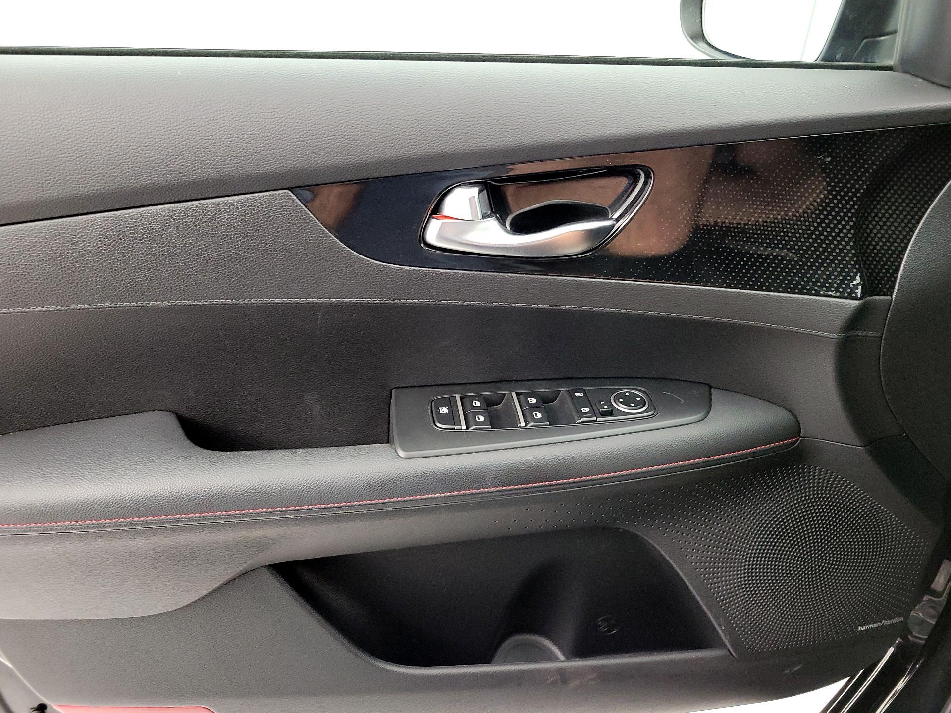 Thumbnail: 2022 Kia Forte - 12