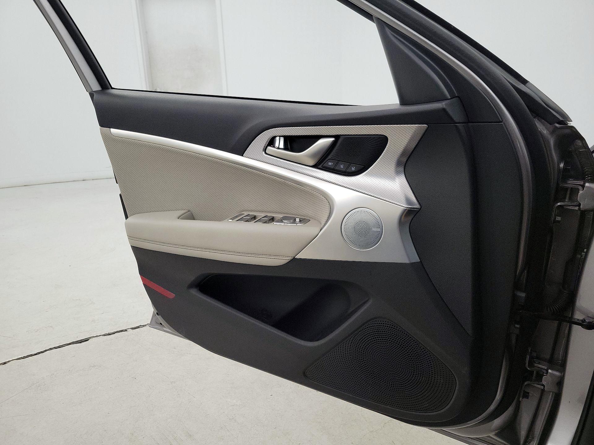 Thumbnail: 2022 Genesis G70 - 12