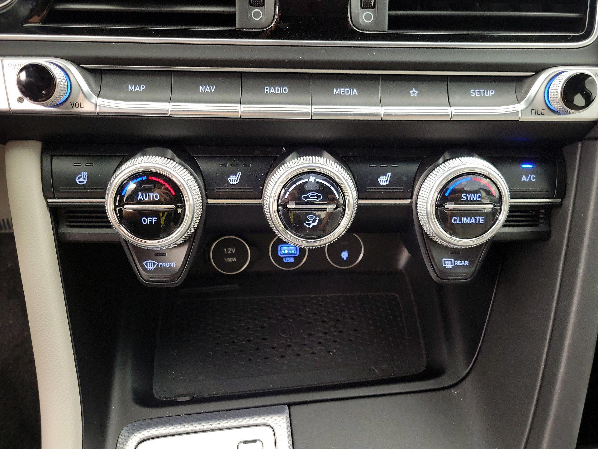 Thumbnail: 2022 Genesis G70 - 16