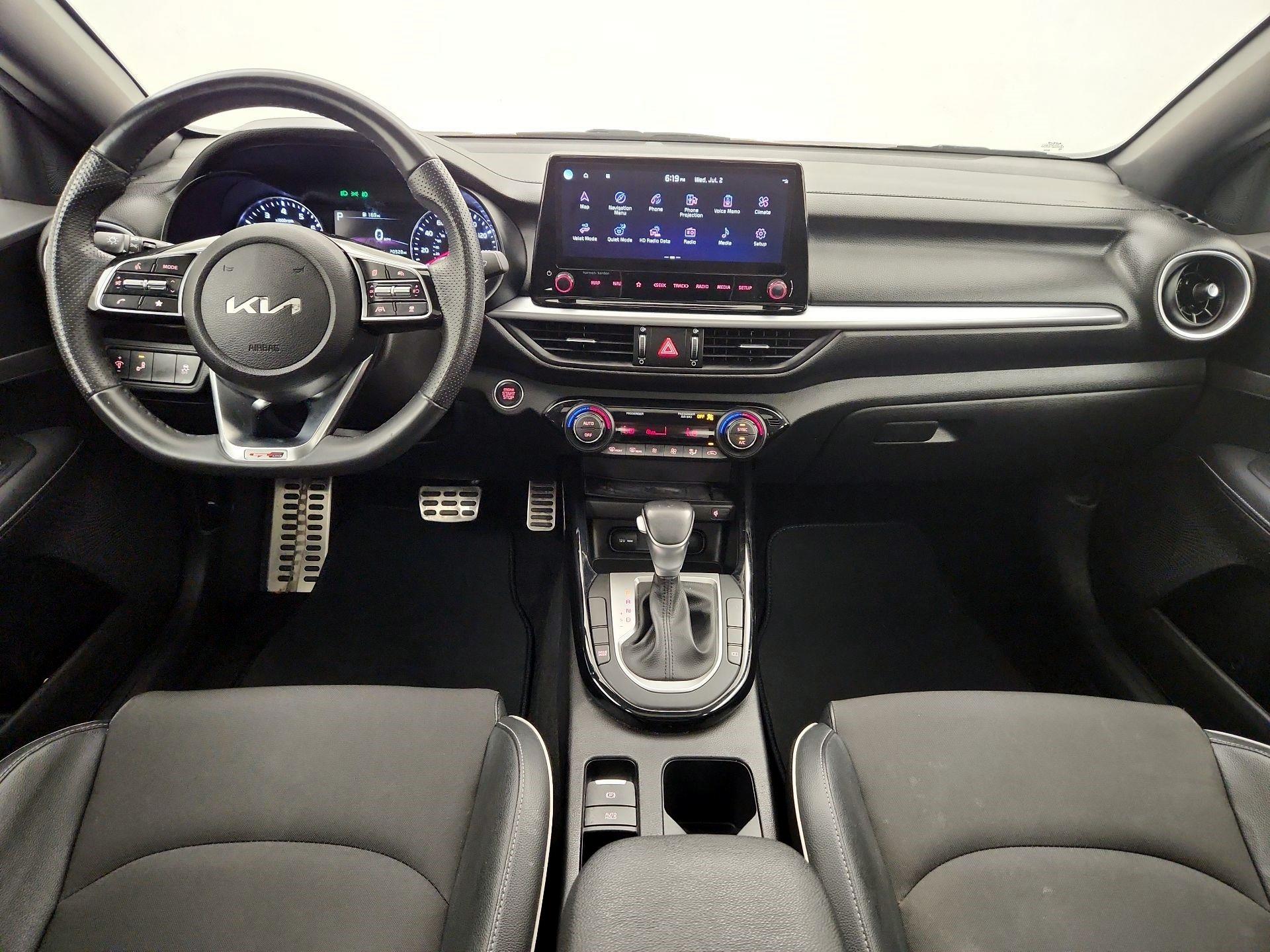 Thumbnail: 2022 Kia Forte - 9