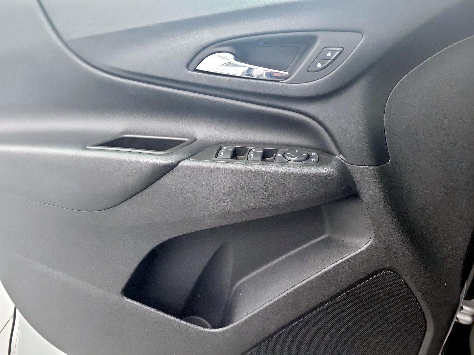 Thumbnail: 2020 Chevrolet Equinox - 10