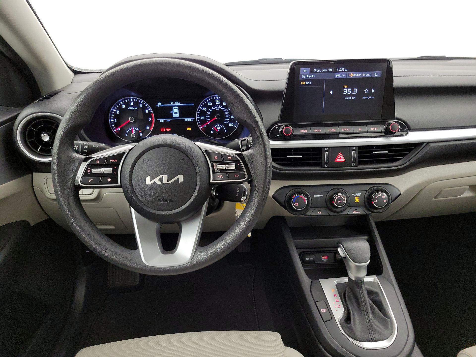 Thumbnail: 2022 Kia Forte - 10