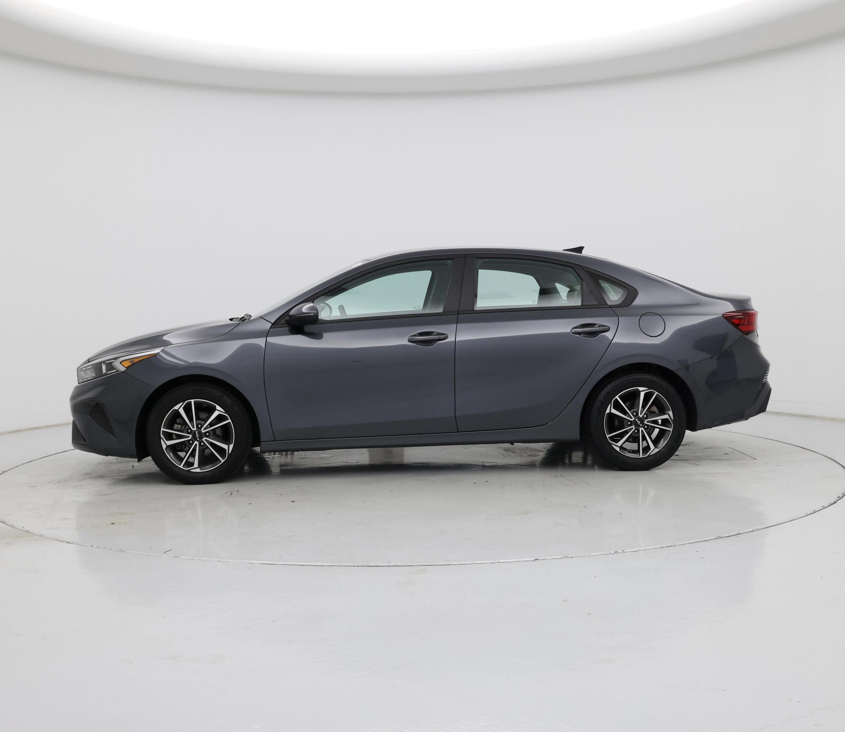 Thumbnail: 2022 Kia Forte - 3