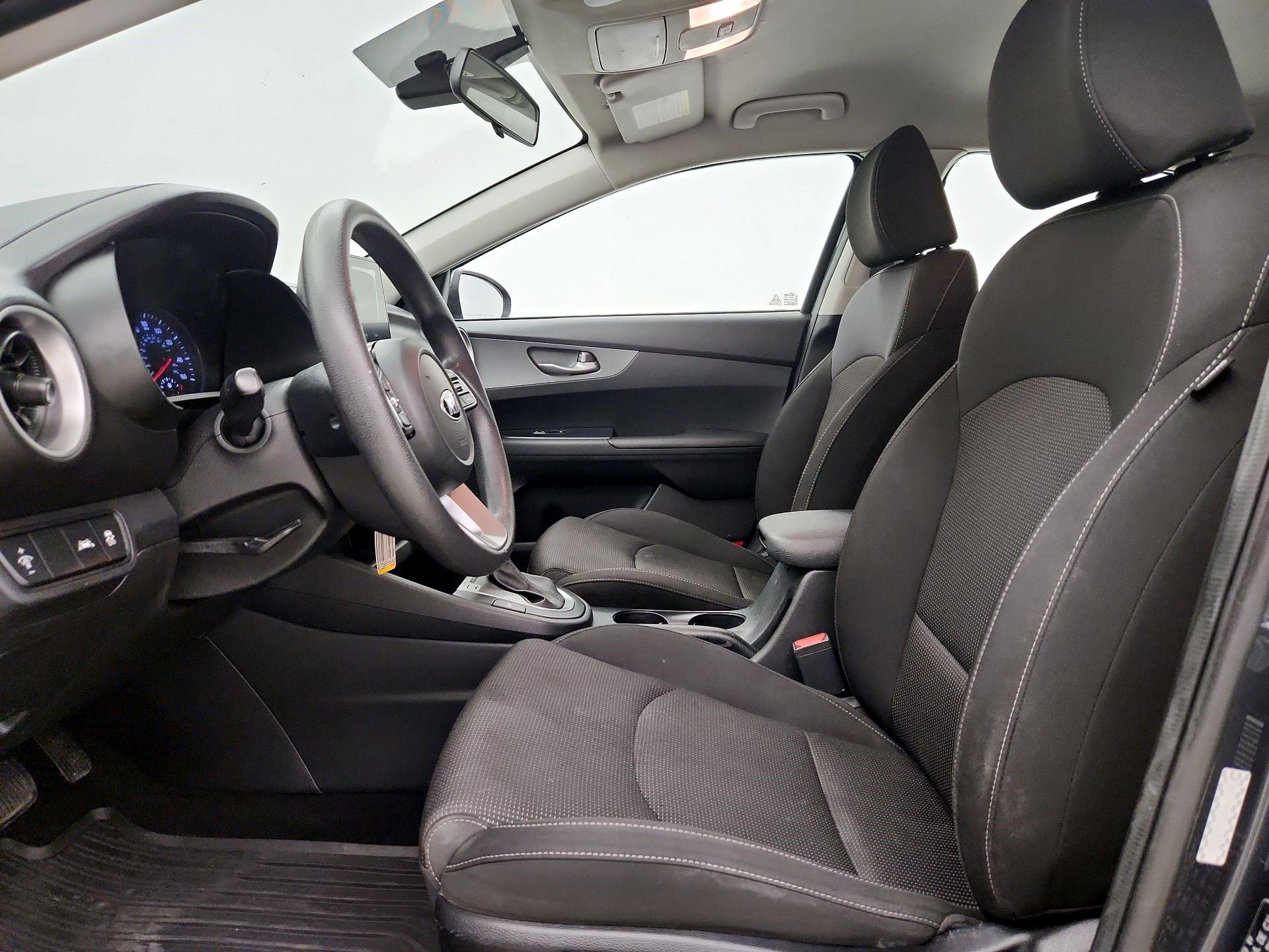 Thumbnail: 2020 Kia Forte - 11