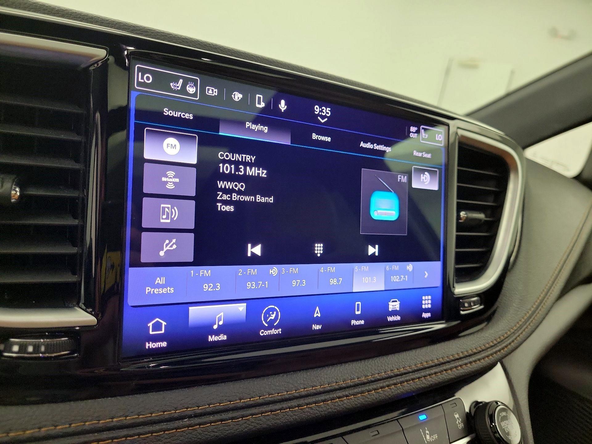 Thumbnail: 2022 Chrysler Pacifica - 14