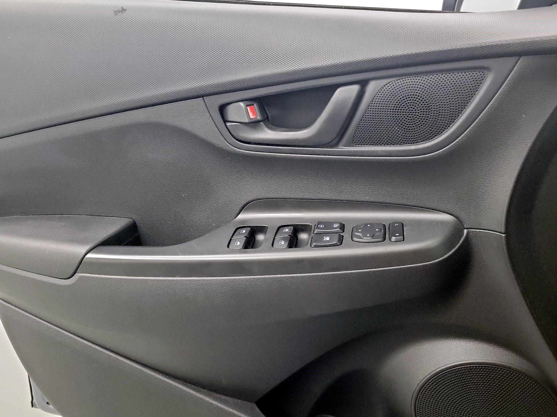Thumbnail: 2021 Hyundai Kona - 10