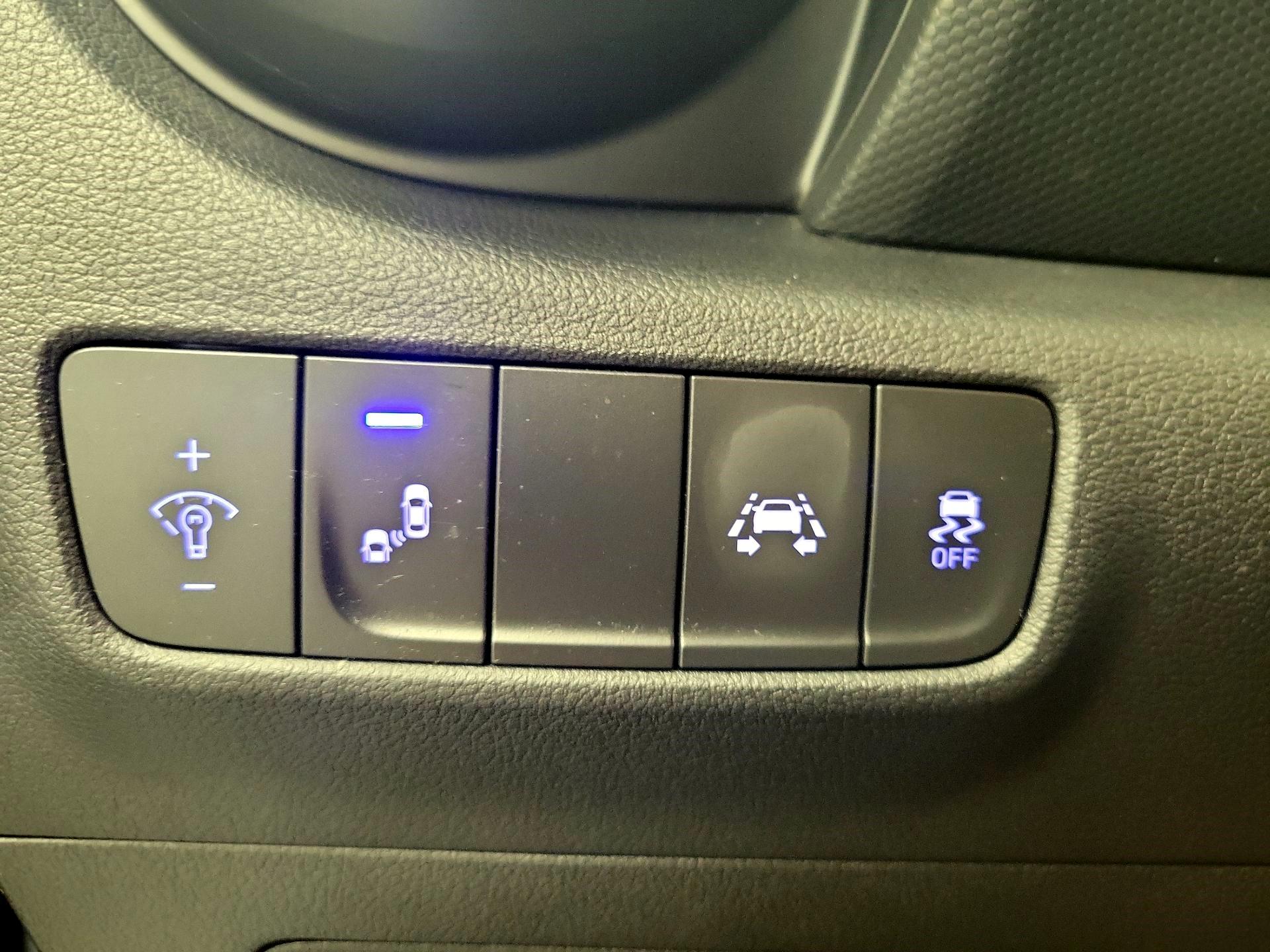 Thumbnail: 2021 Hyundai Kona - 11