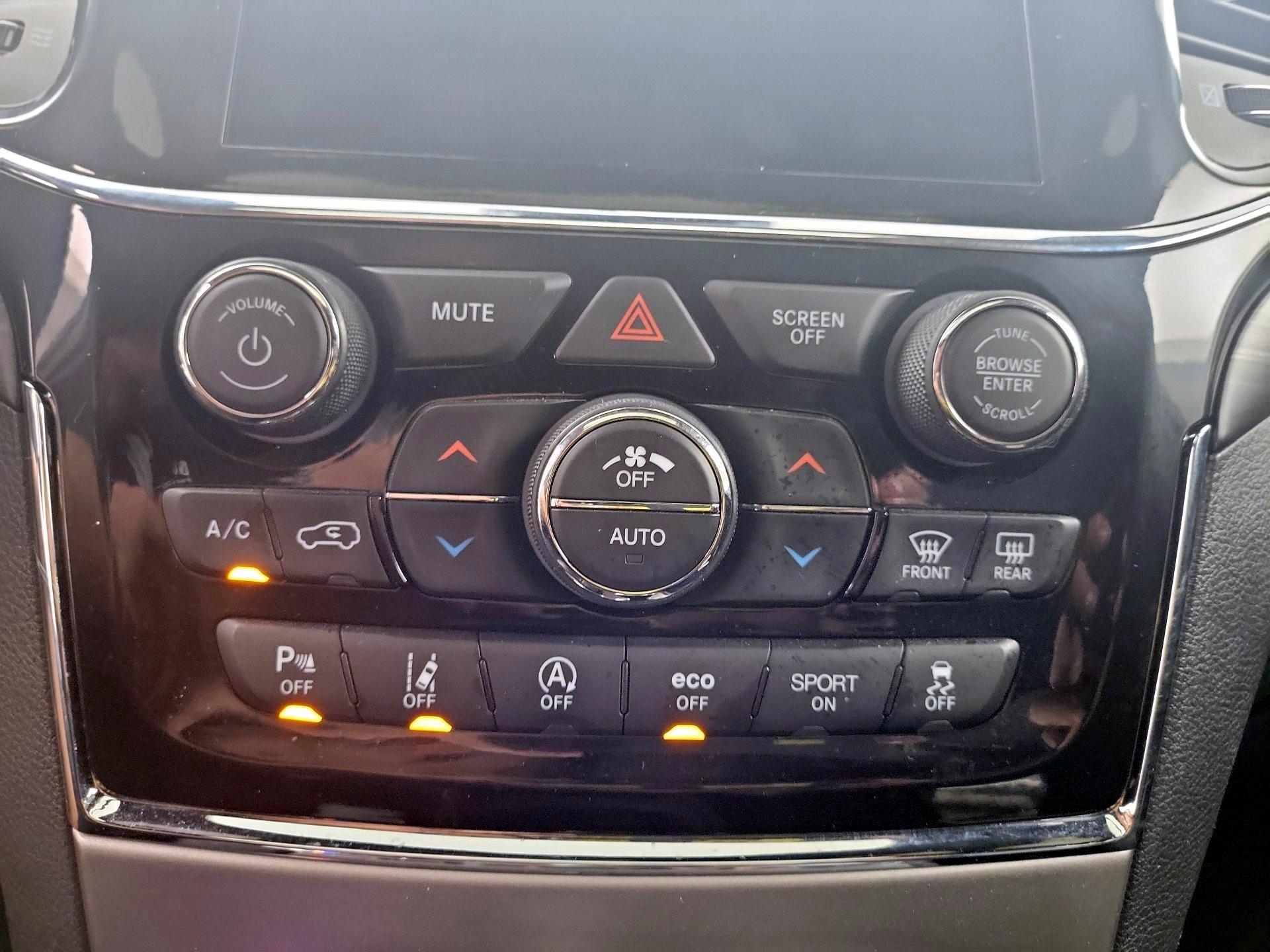 Thumbnail: 2021 Jeep Grand Cherokee - 15