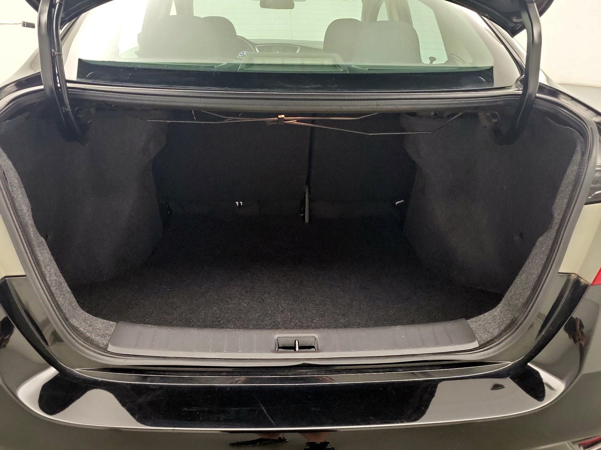 Thumbnail: 2019 Nissan Sentra - 18