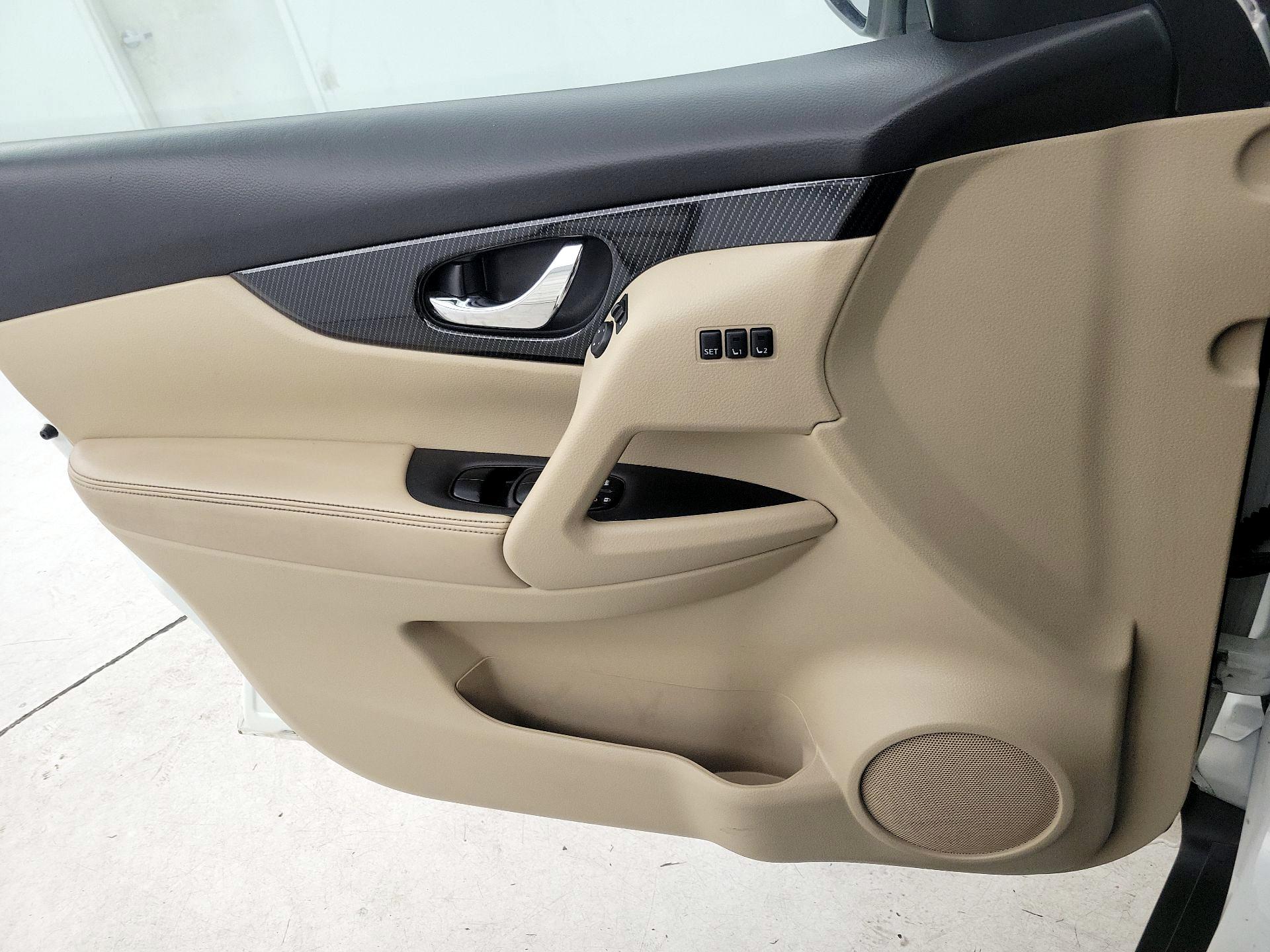 Thumbnail: 2019 Nissan Rogue - 12