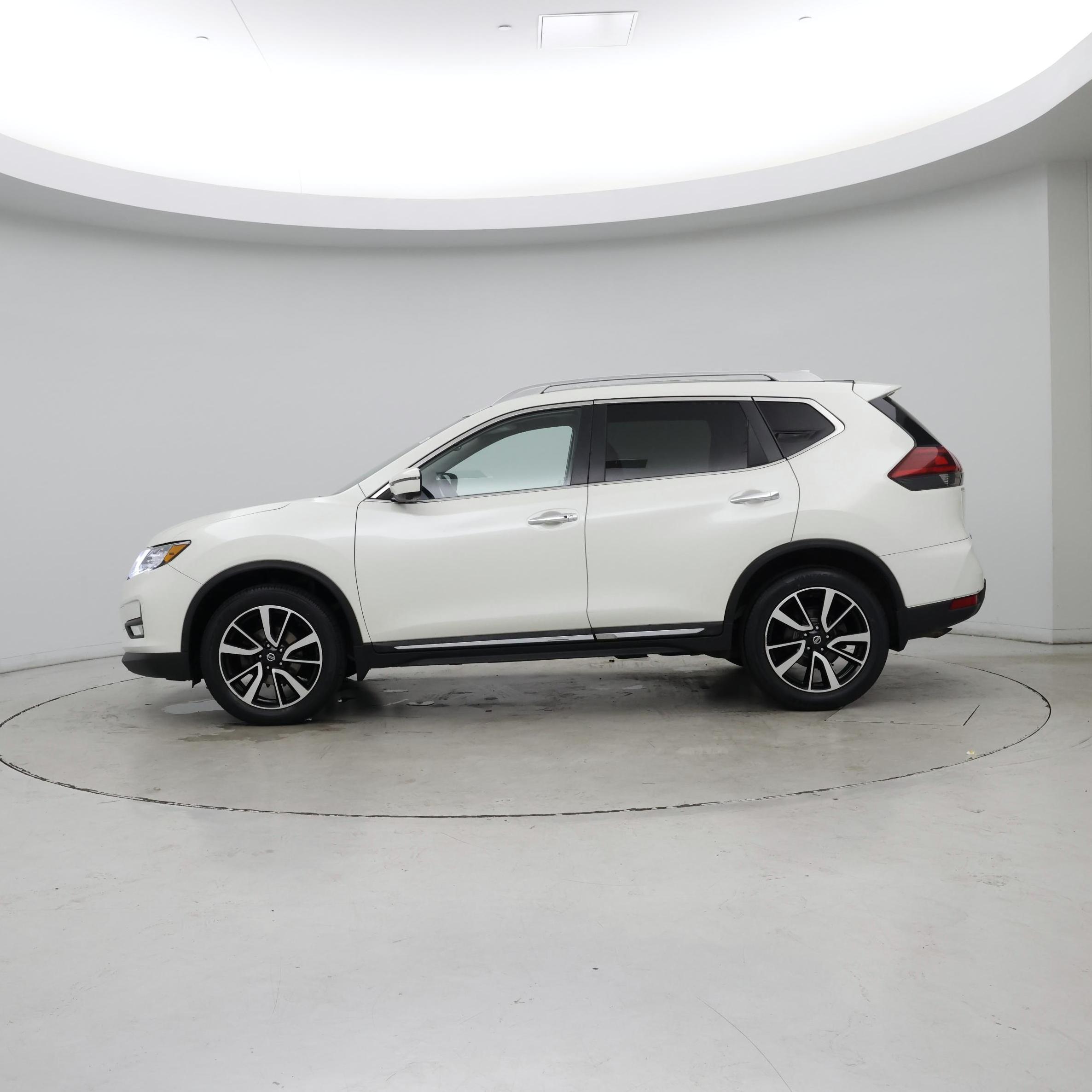 Thumbnail: 2019 Nissan Rogue - 3