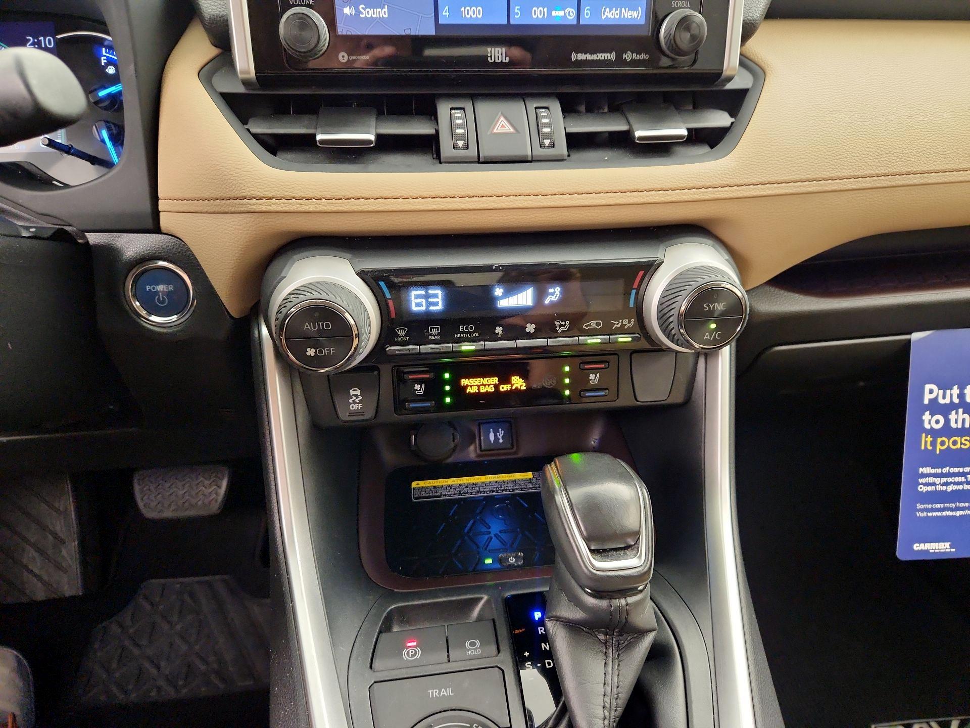 Thumbnail: 2019 Toyota RAV4 - 17
