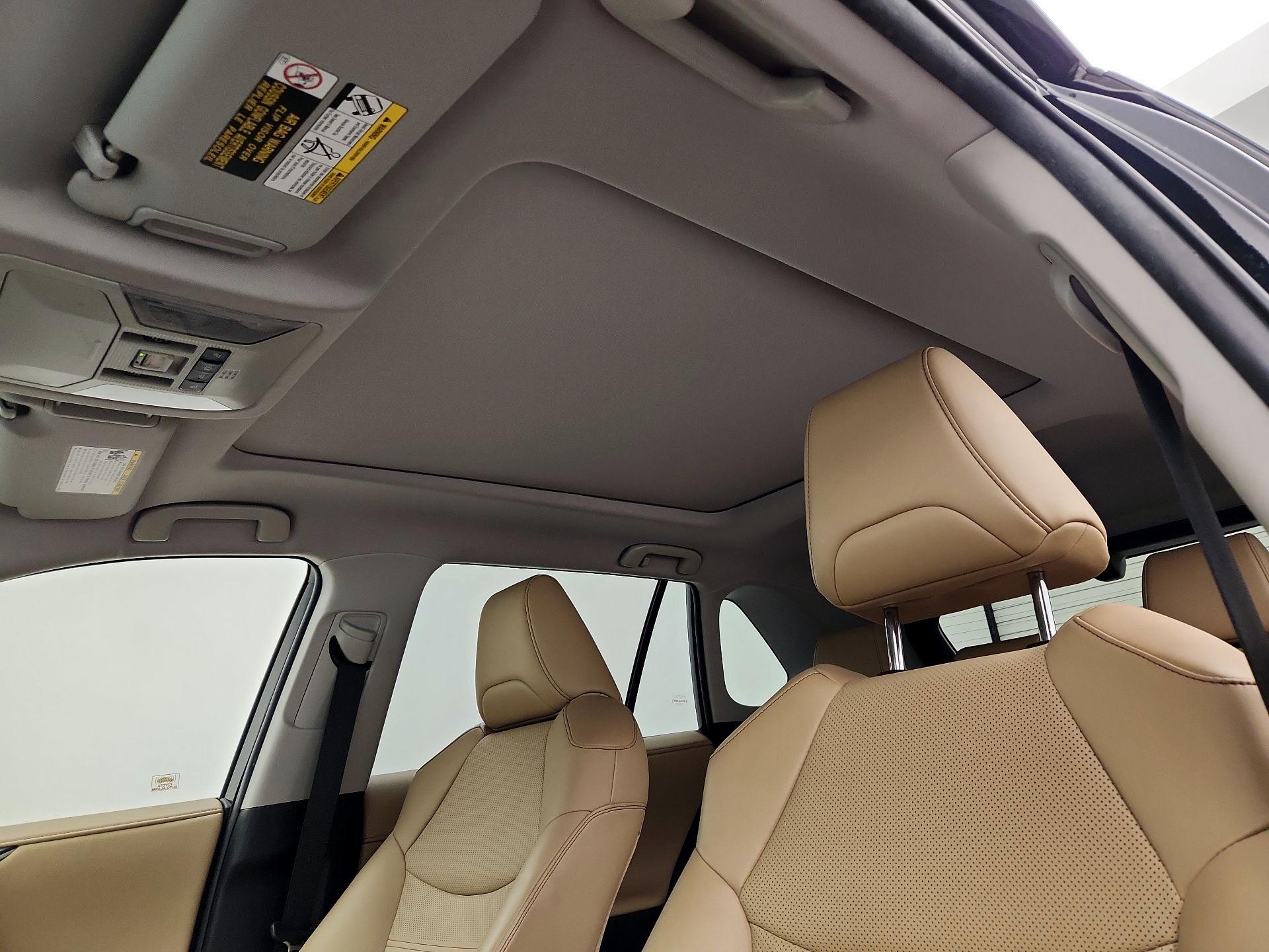Thumbnail: 2019 Toyota RAV4 - 20