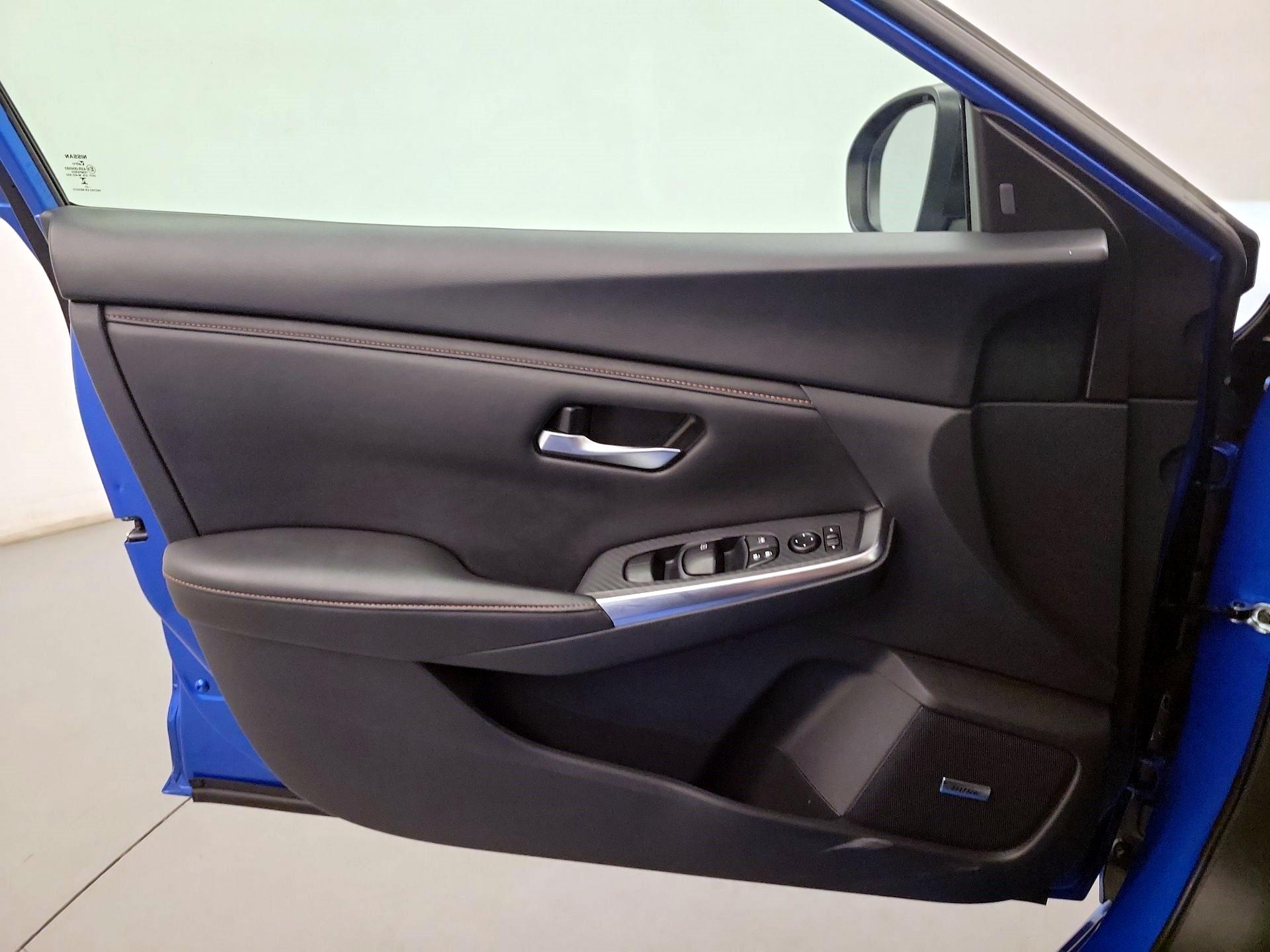 Thumbnail: 2023 Nissan Sentra - 10