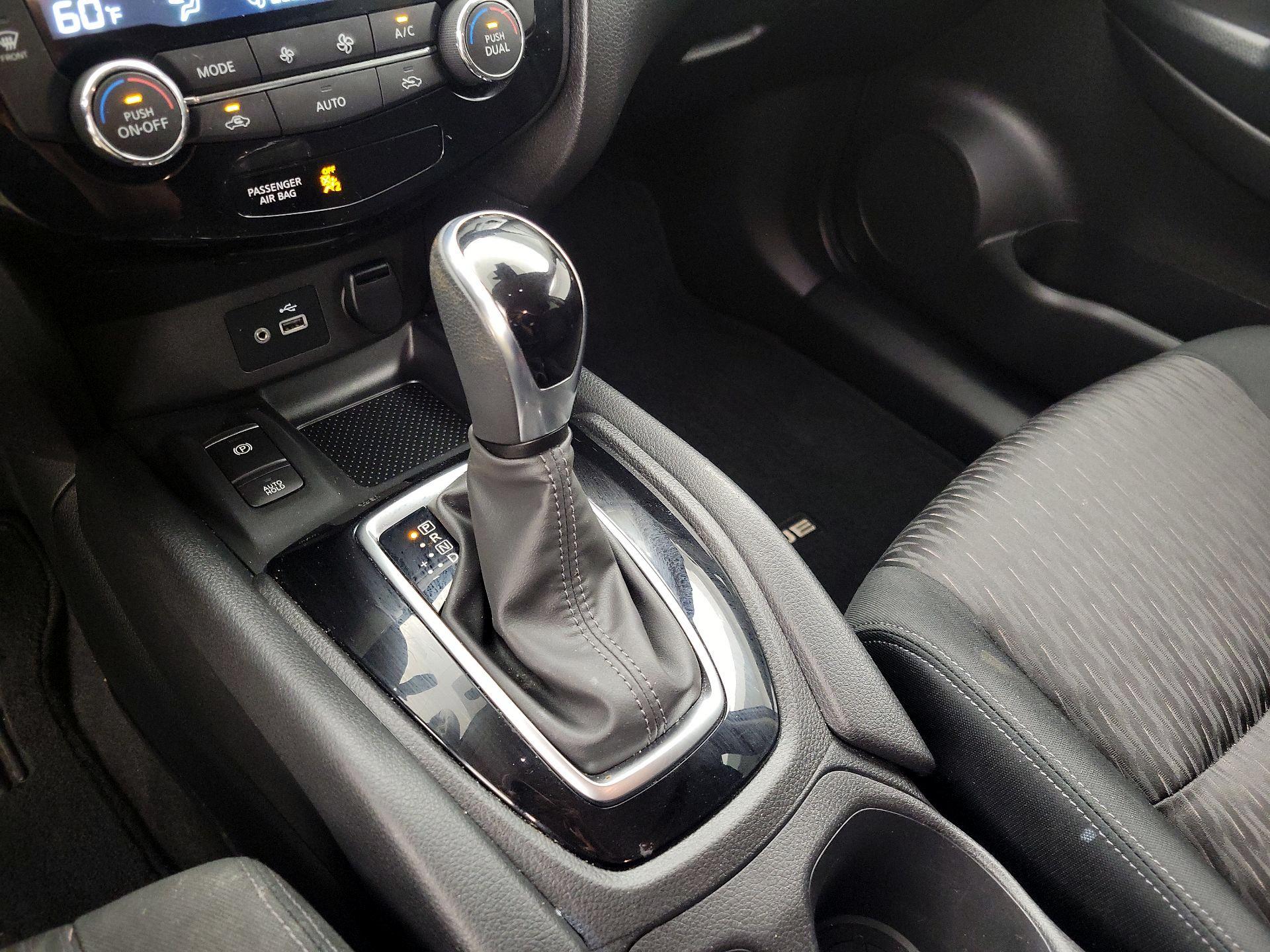 Thumbnail: 2020 Nissan Rogue - 17