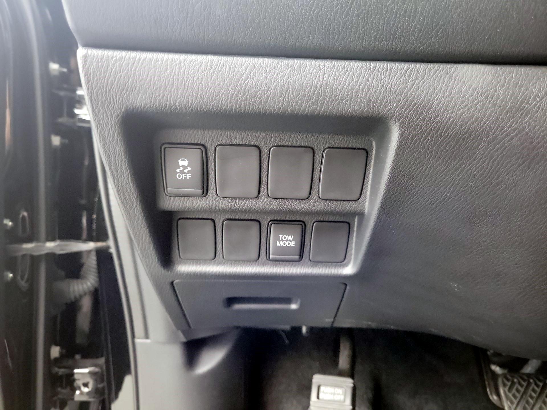 Thumbnail: 2019 Nissan Pathfinder - 11