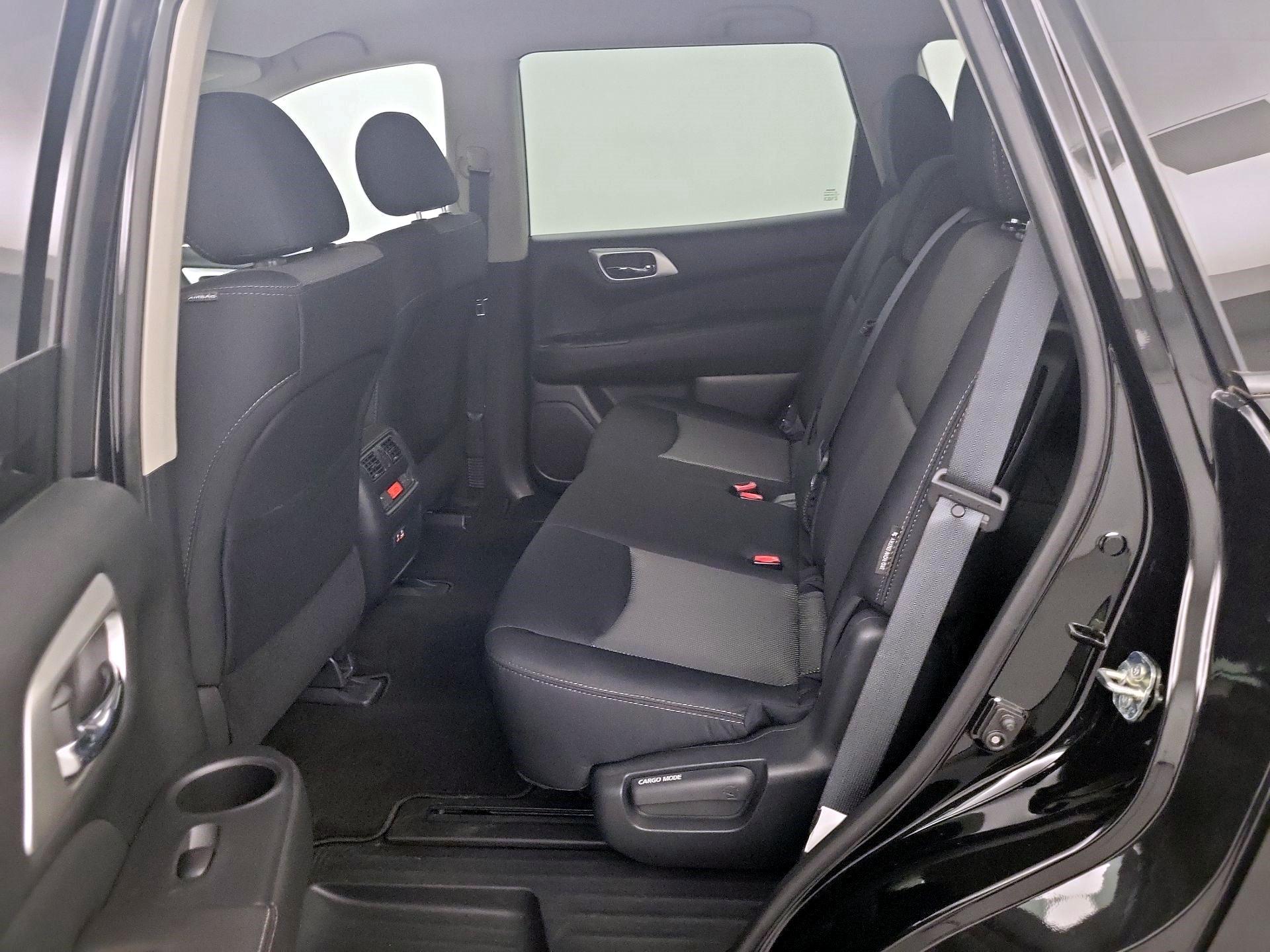 Thumbnail: 2019 Nissan Pathfinder - 17