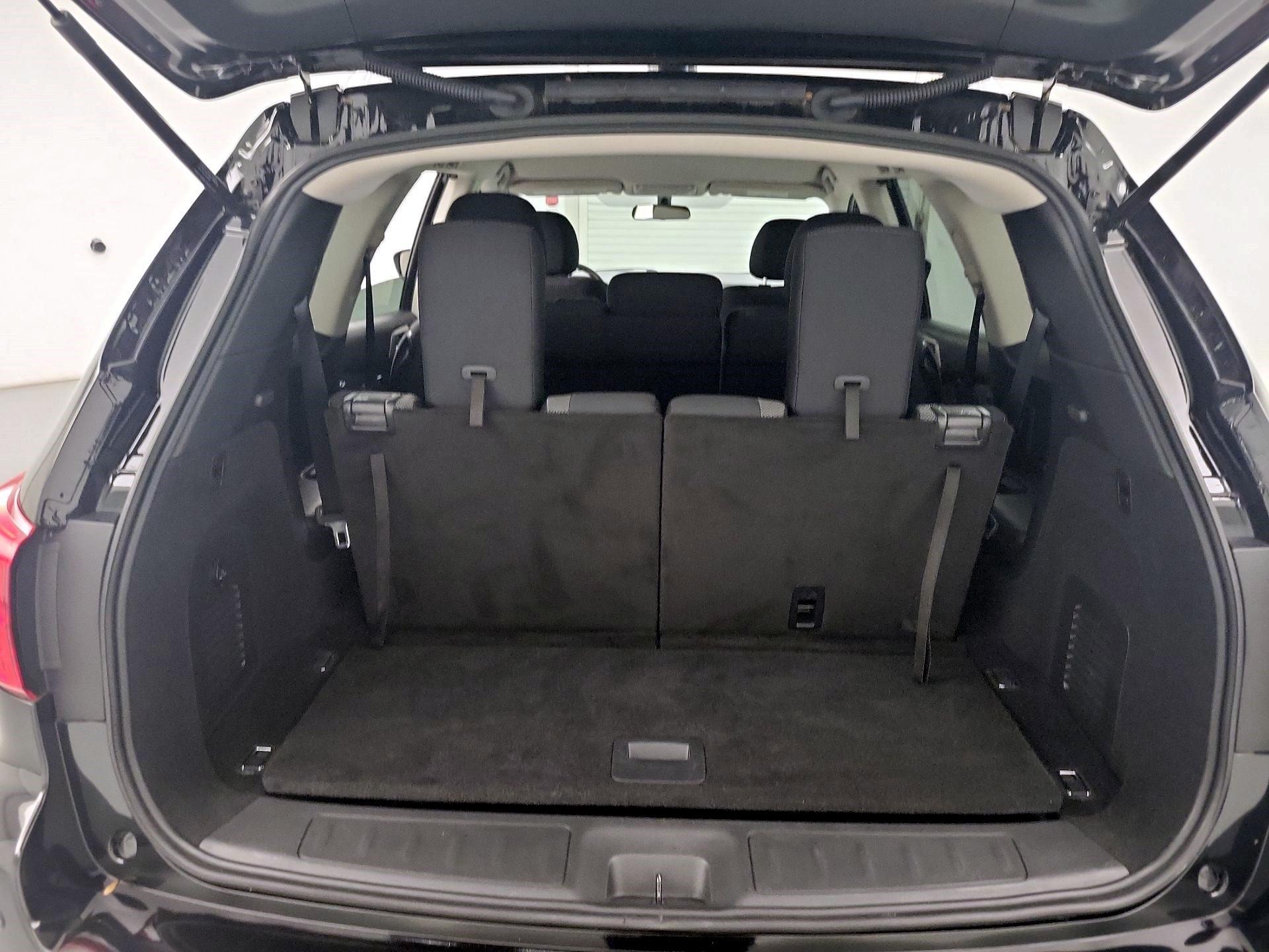 Thumbnail: 2019 Nissan Pathfinder - 19