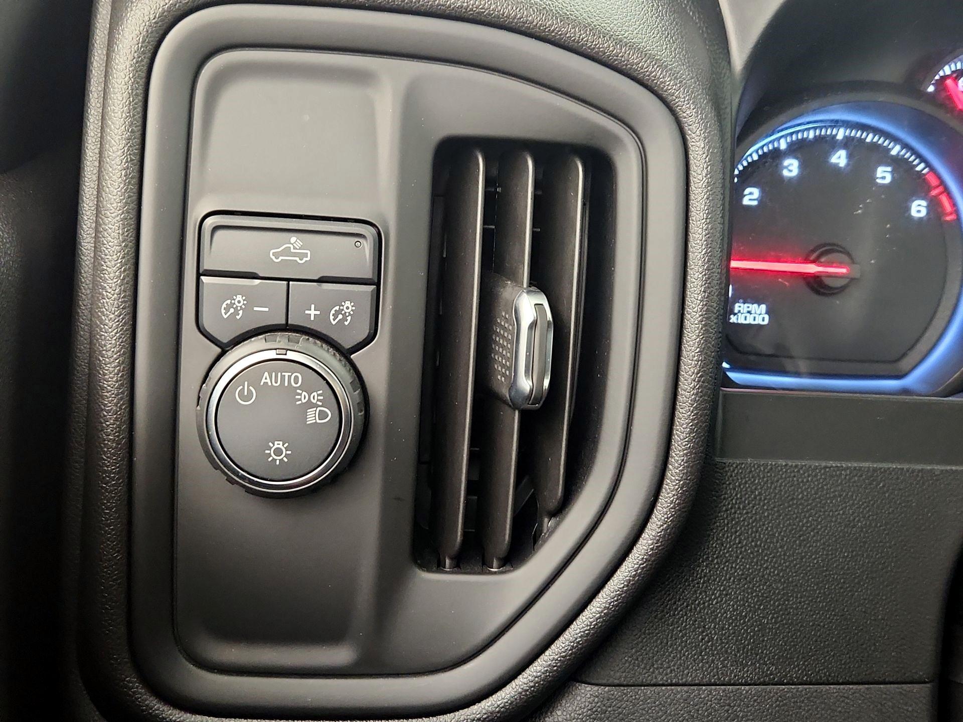 Thumbnail: 2020 Chevrolet Silverado 1500 - 13