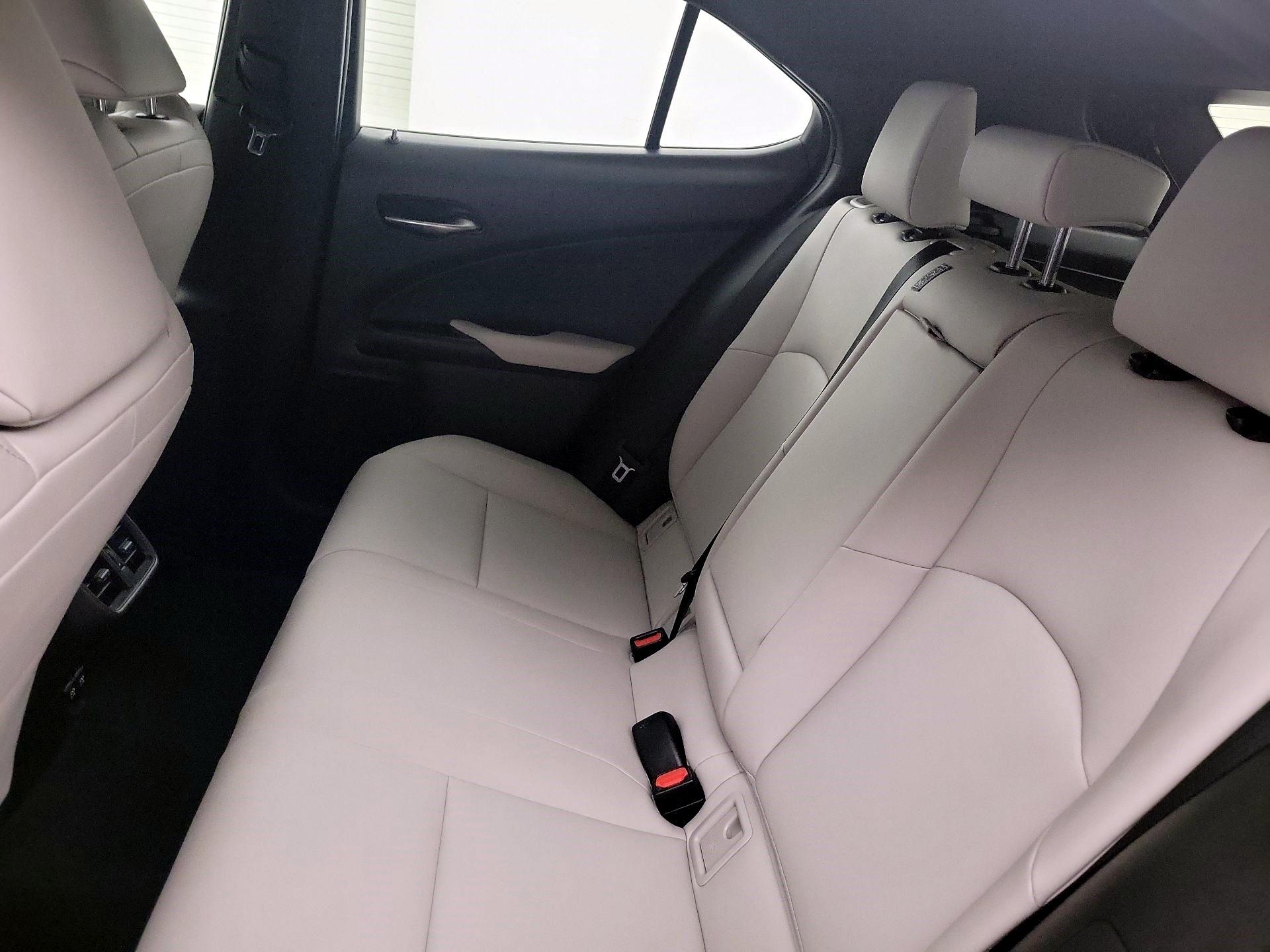 Thumbnail: 2019 Lexus UX - 18