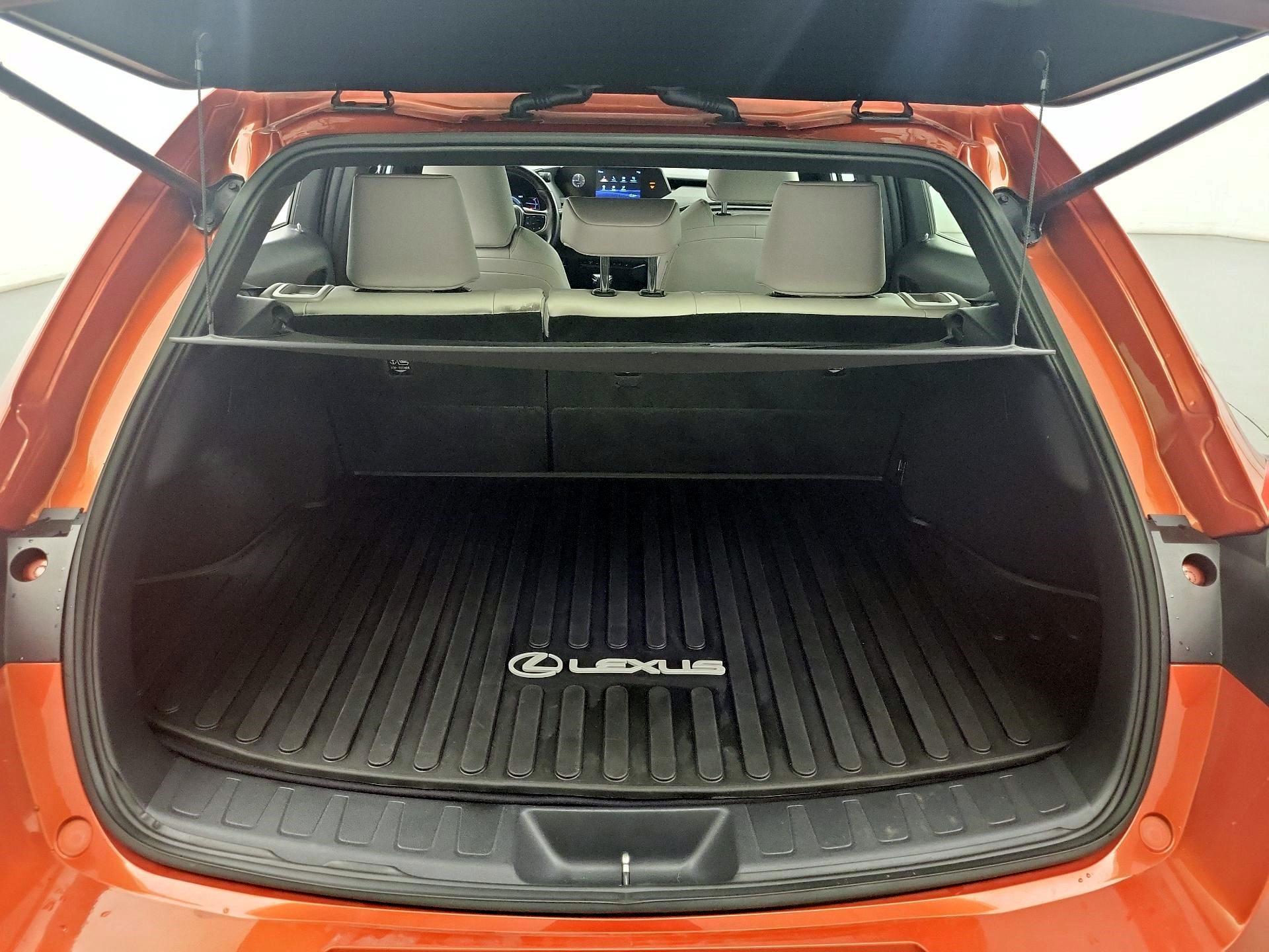 Thumbnail: 2019 Lexus UX - 19