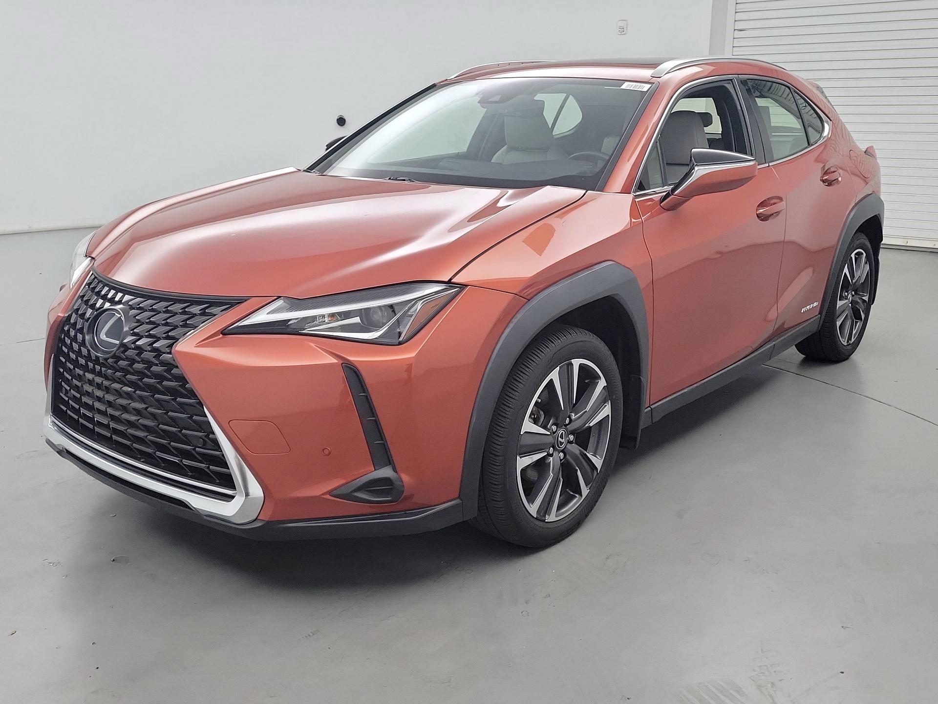 Thumbnail: 2019 Lexus UX - 3