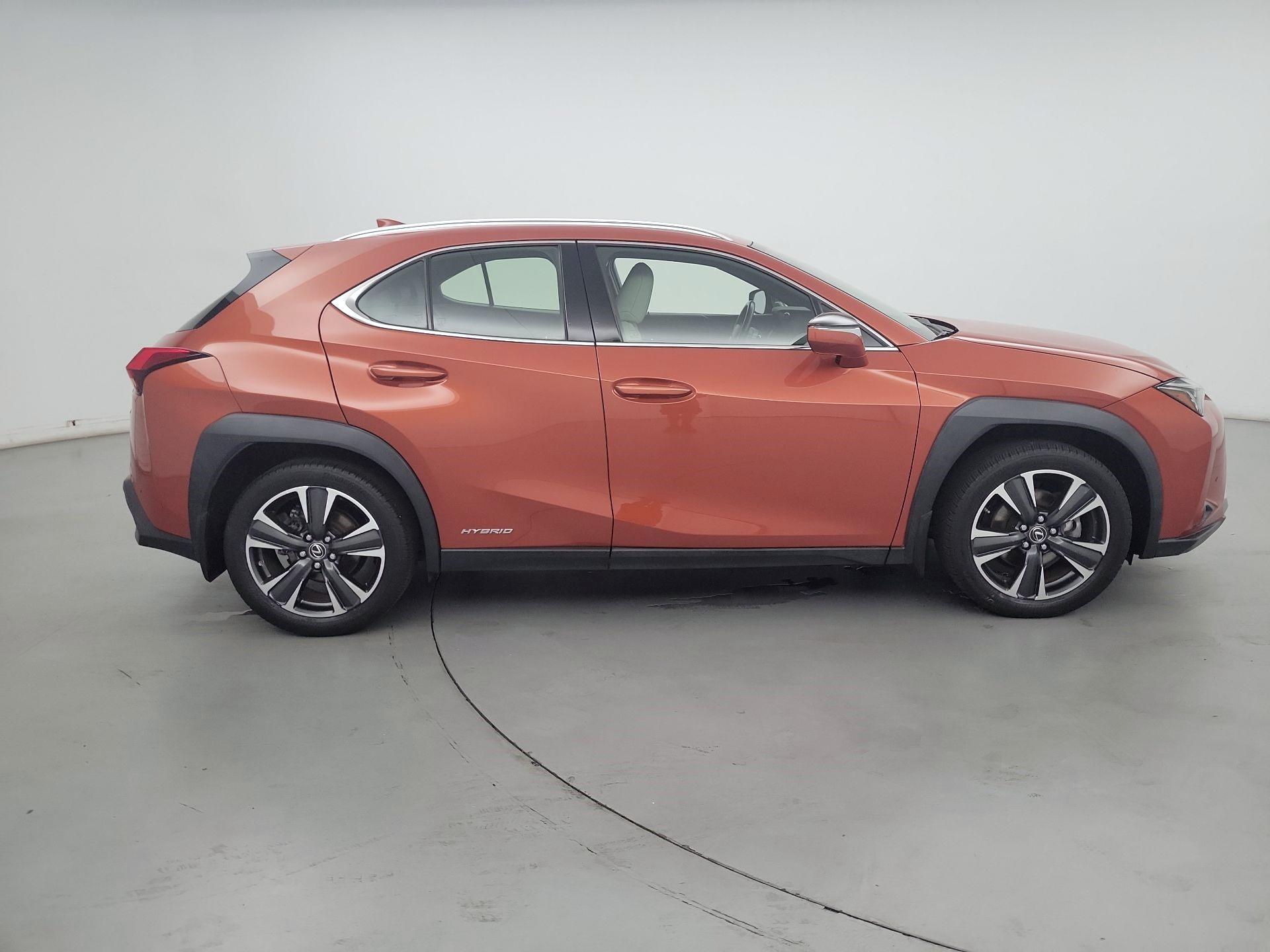 Thumbnail: 2019 Lexus UX - 4