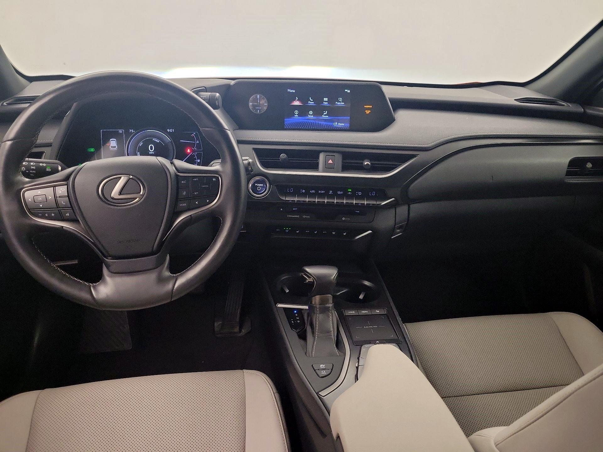Thumbnail: 2019 Lexus UX - 8
